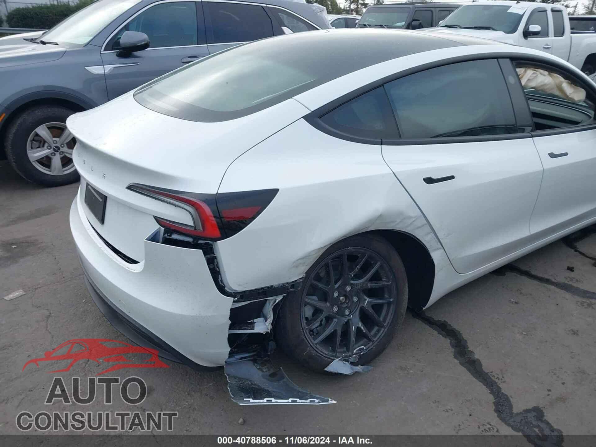 TESLA MODEL 3 2024 - 5YJ3E1EA0RF733539