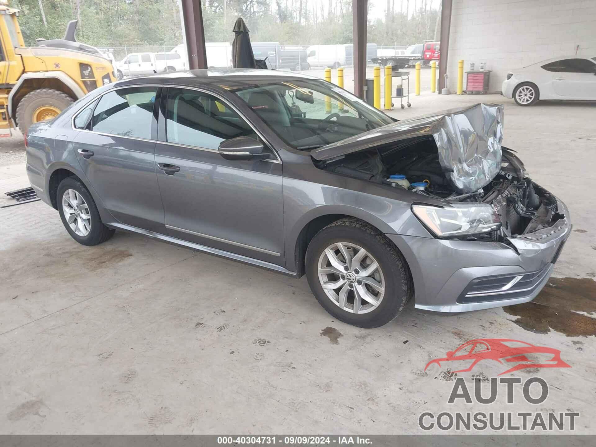 VOLKSWAGEN PASSAT 2017 - 1VWAT7A31HC017216