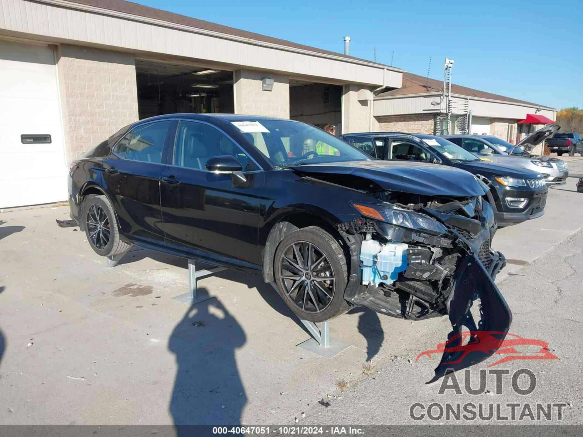 TOYOTA CAMRY 2022 - 4T1G11BK2NU059420