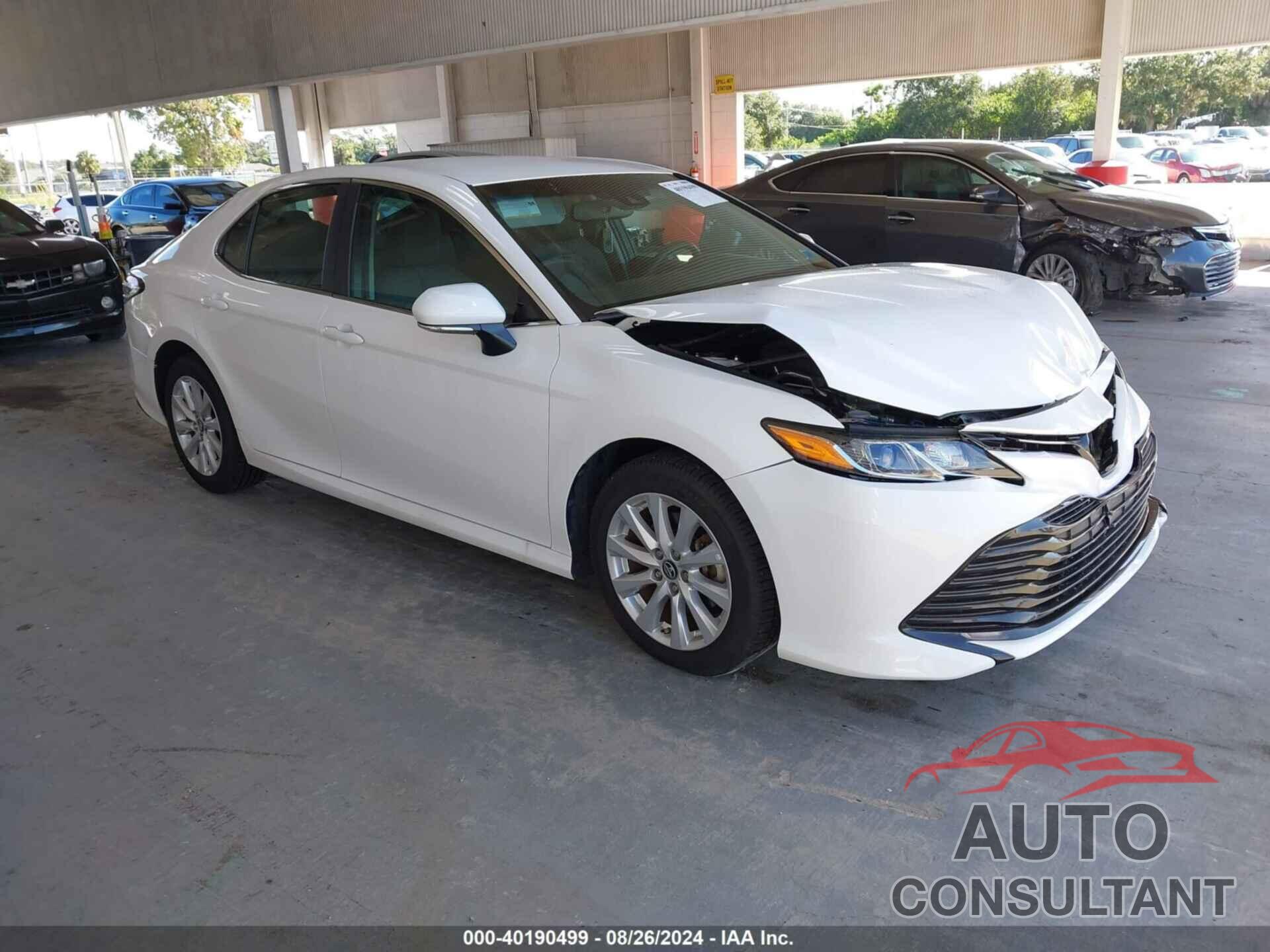 TOYOTA CAMRY 2018 - 4T1B11HK9JU550322