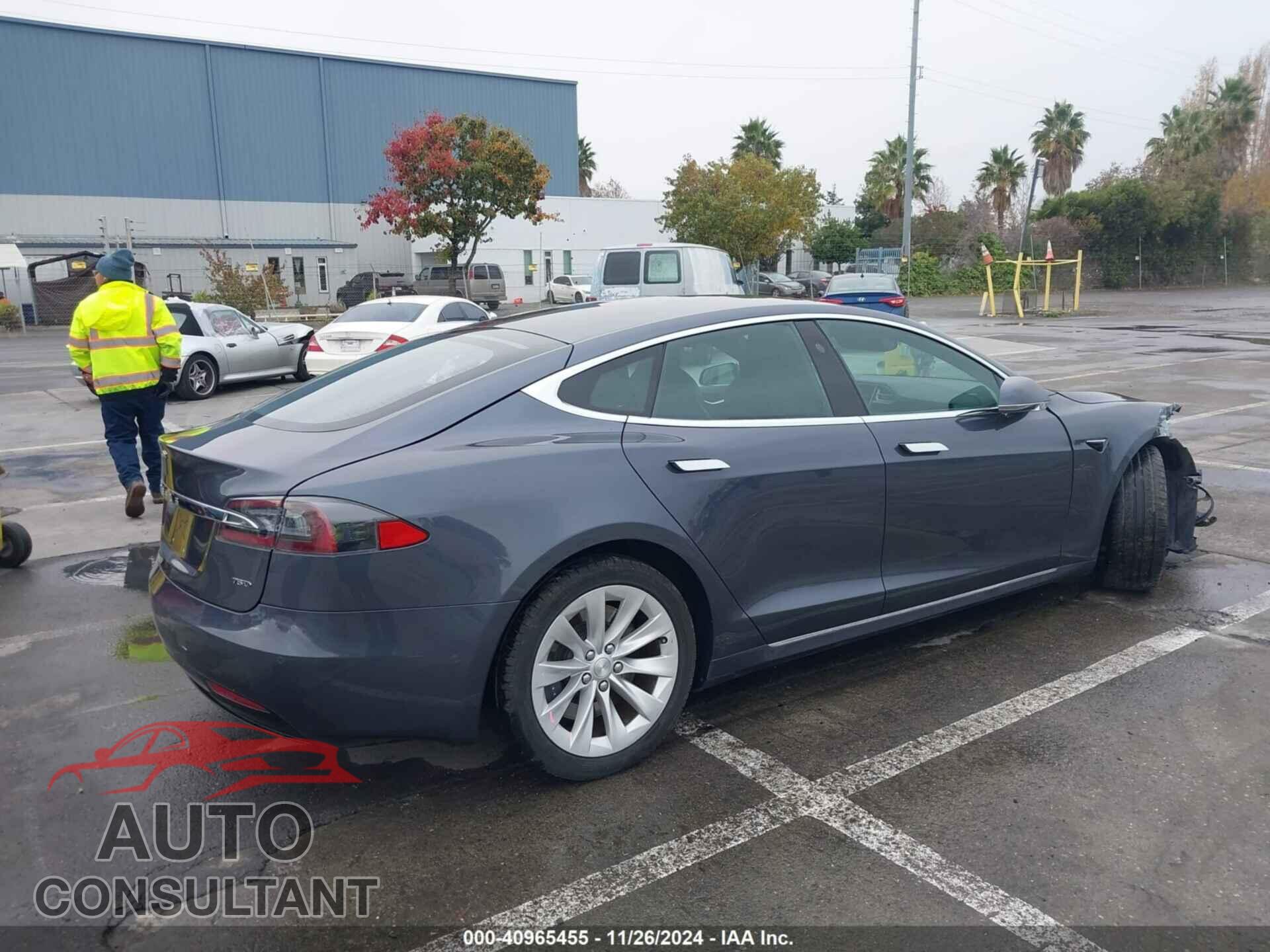 TESLA MODEL S 2017 - 5YJSA1E26HF195363