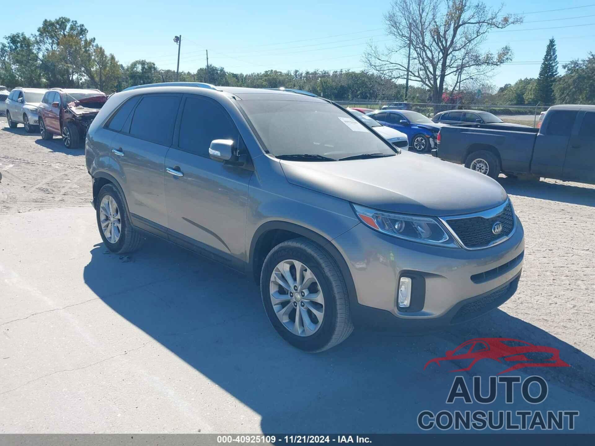 KIA SORENTO 2015 - 5XYKU4A72FG646630