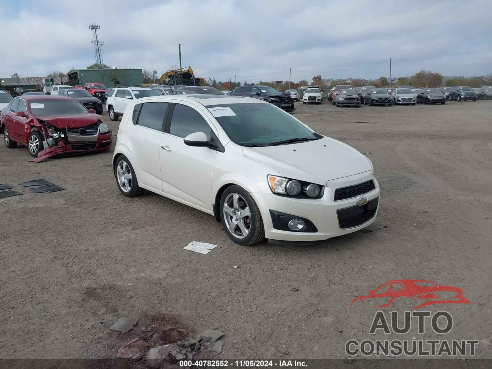 CHEVROLET SONIC 2014 - 1G1JF6SB6E4134976