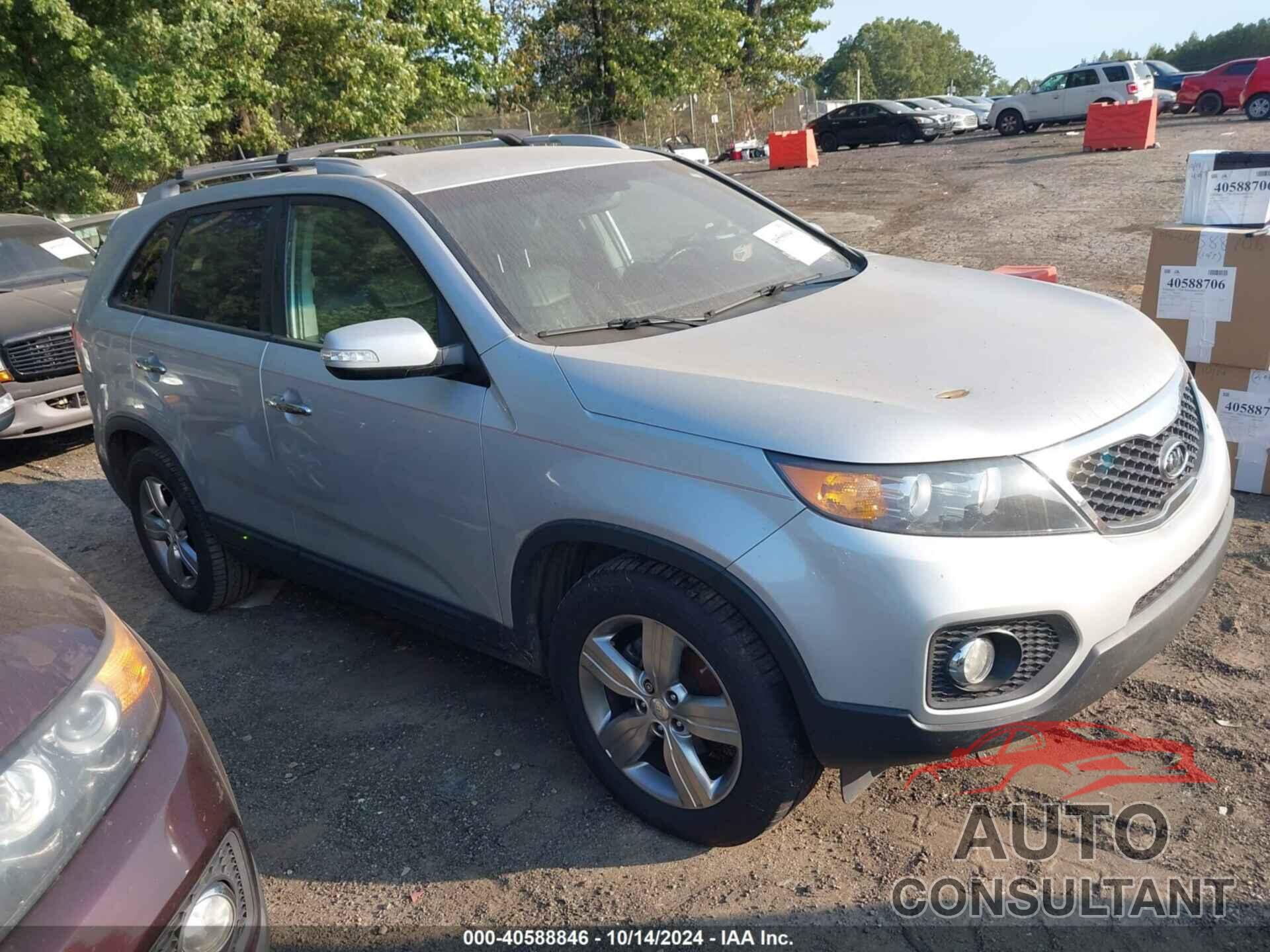 KIA SORENTO 2013 - 5XYKU3A28DG319399