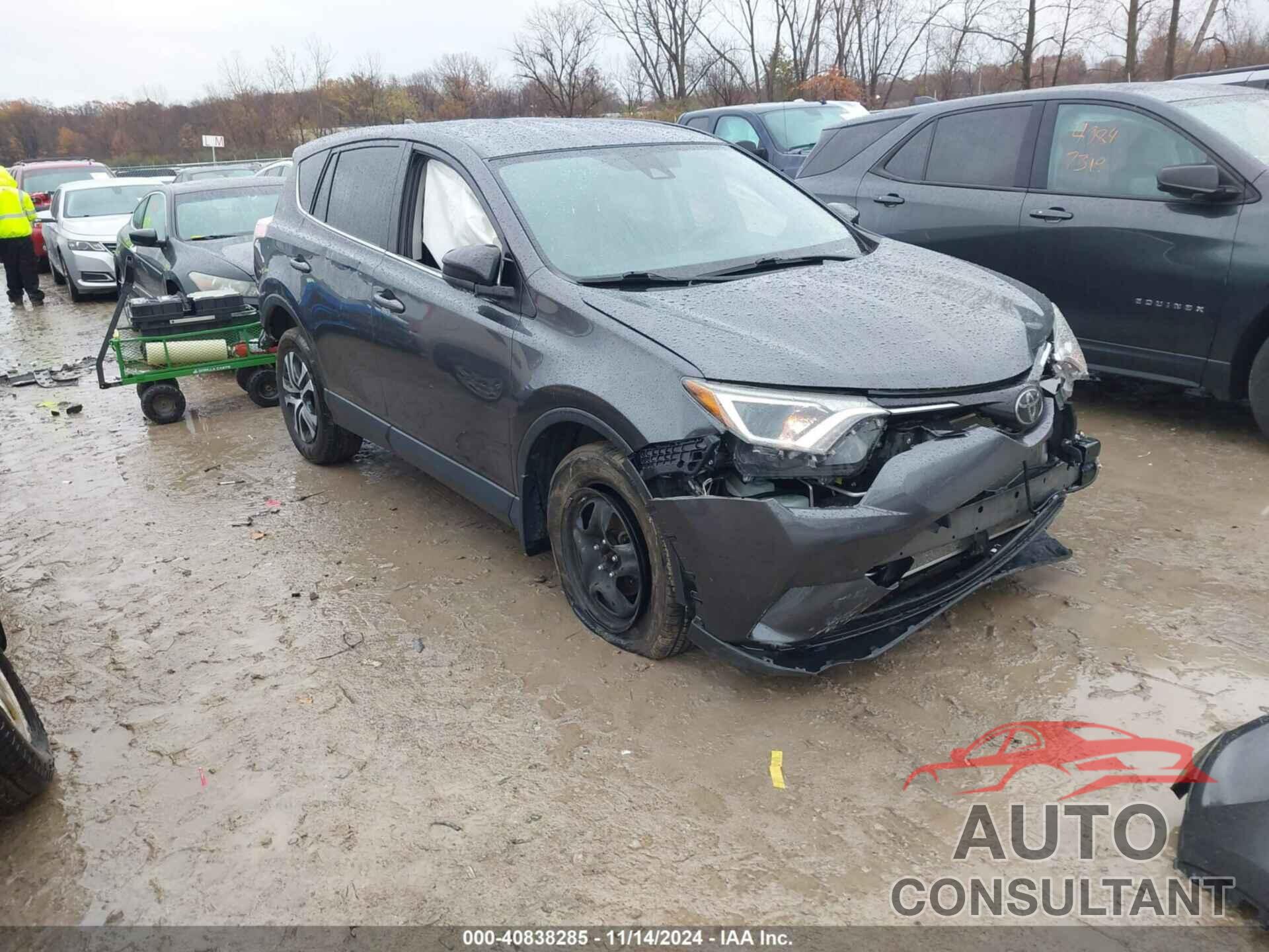 TOYOTA RAV4 2018 - JTMBFREV1JJ212384