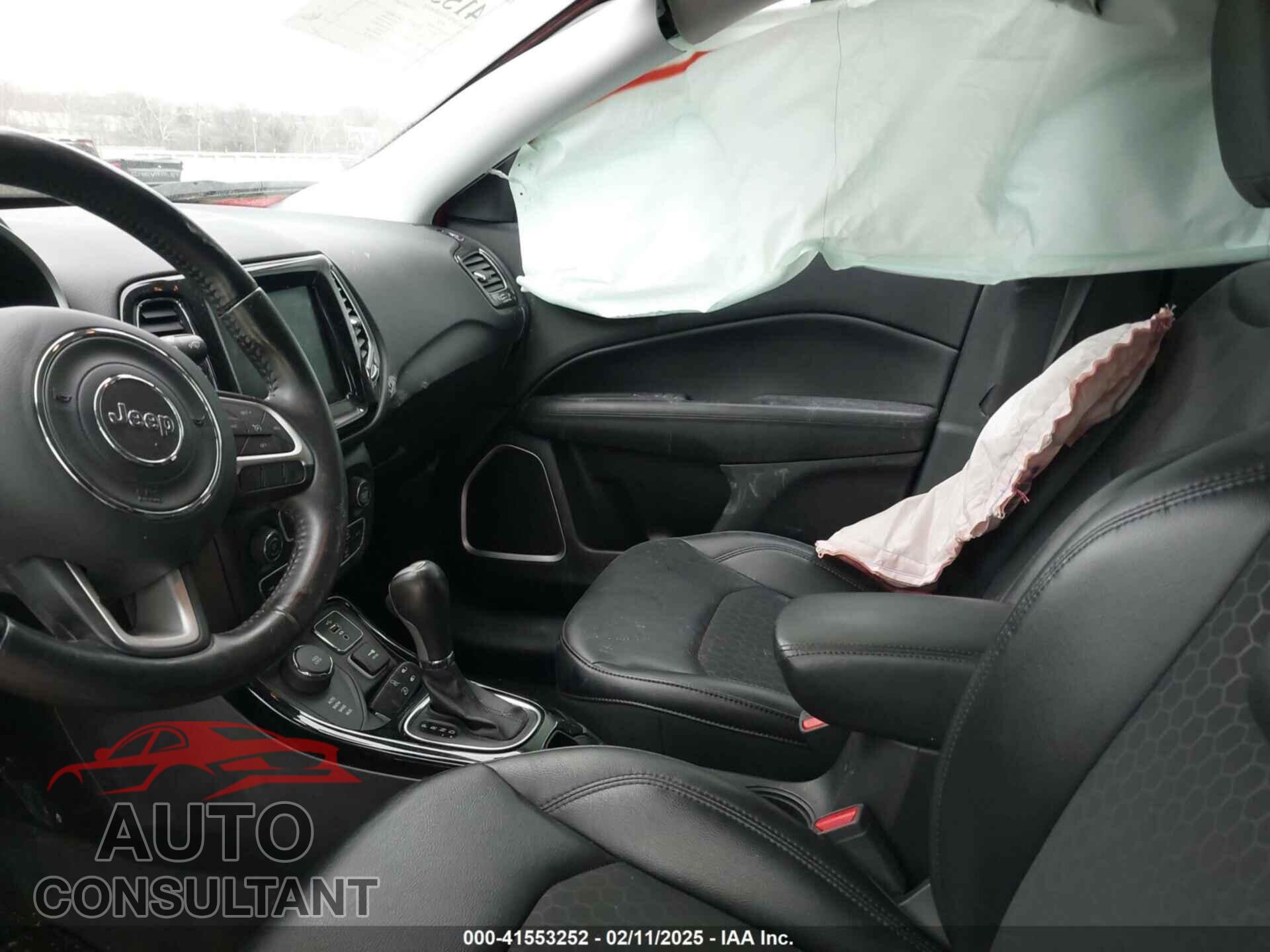 JEEP COMPASS 2018 - 3C4NJDBB2JT399488