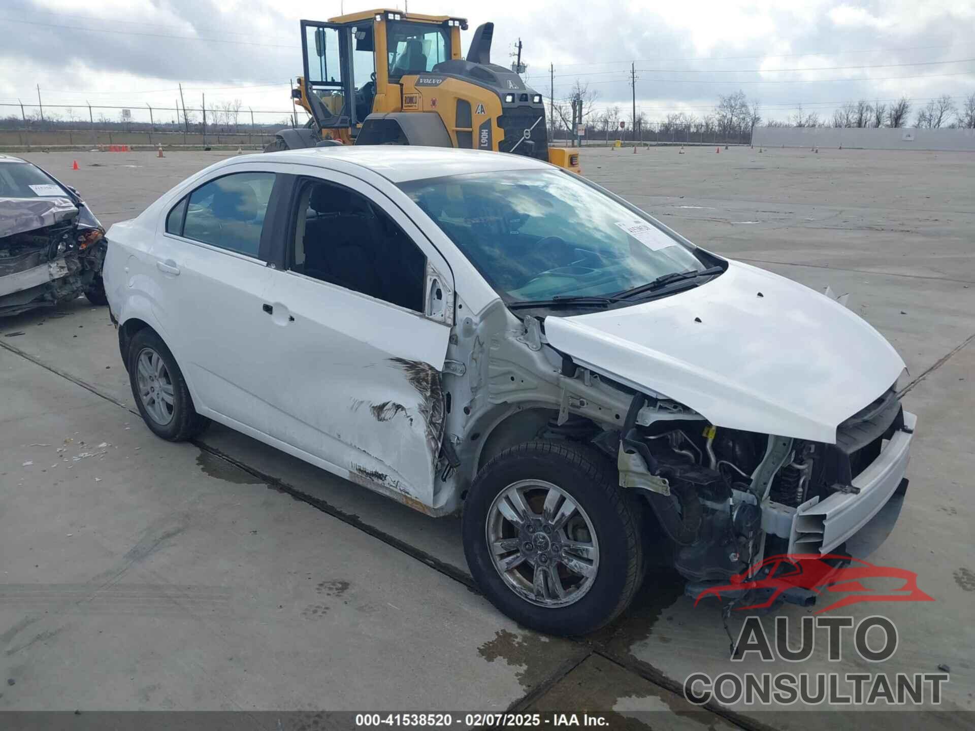 CHEVROLET SONIC 2015 - 1G1JC5SH2F4220925