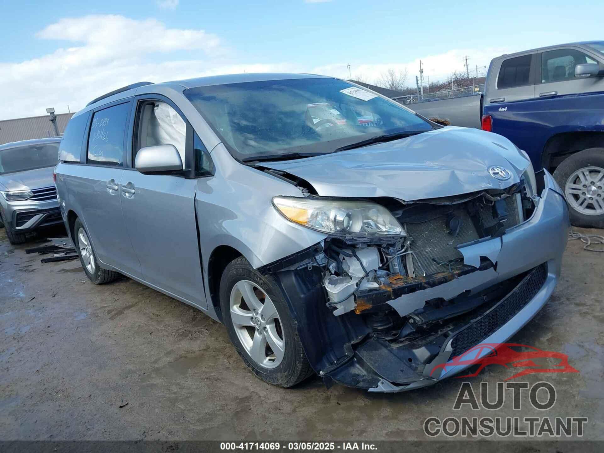 TOYOTA SIENNA 2015 - 5TDKK3DC0FS663213