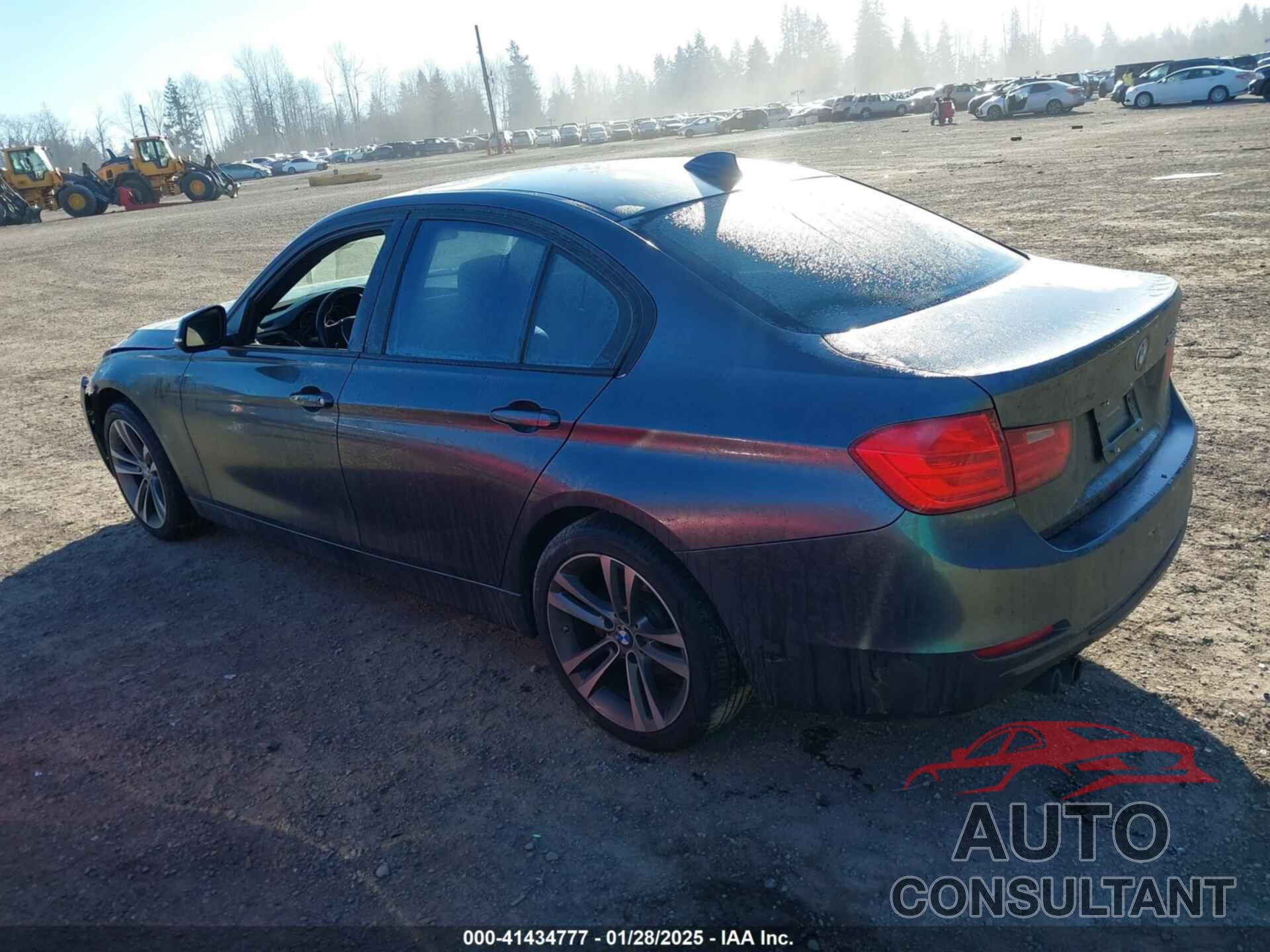 BMW 328I 2013 - WBA3B5G51DNS04317