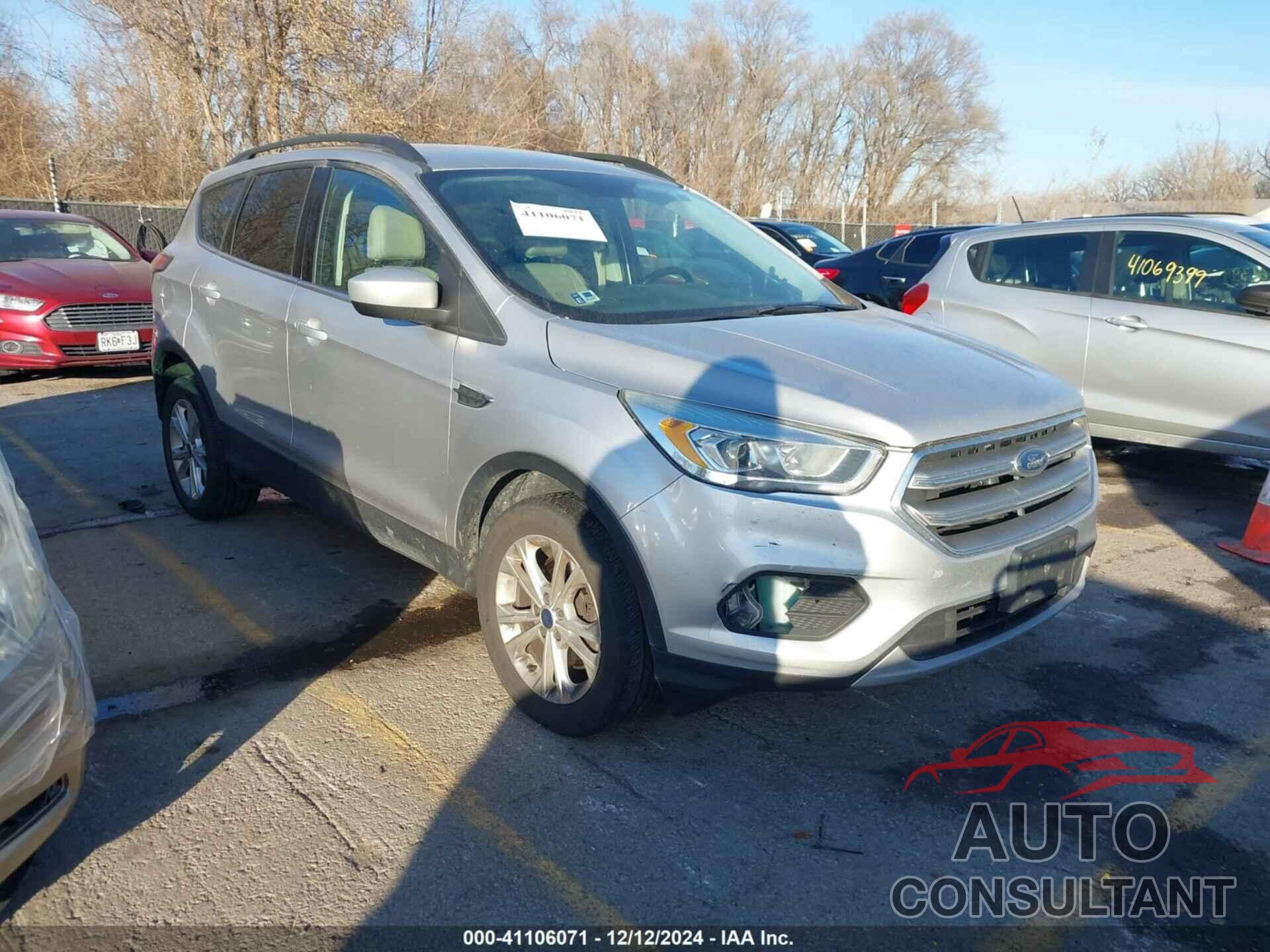 FORD ESCAPE 2017 - 1FMCU9GD2HUA40000