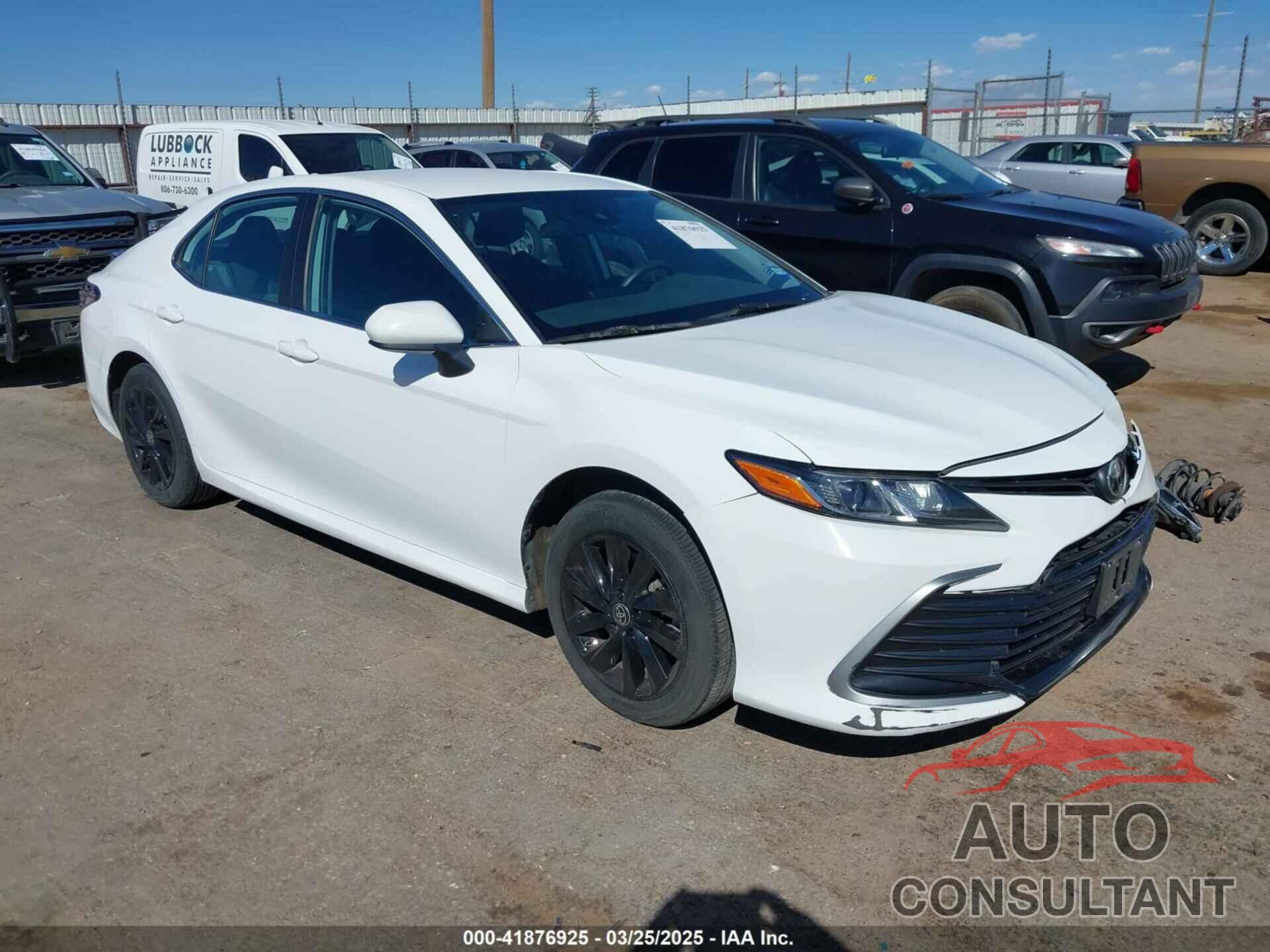 TOYOTA CAMRY 2022 - 4T1C11AK7NU643988