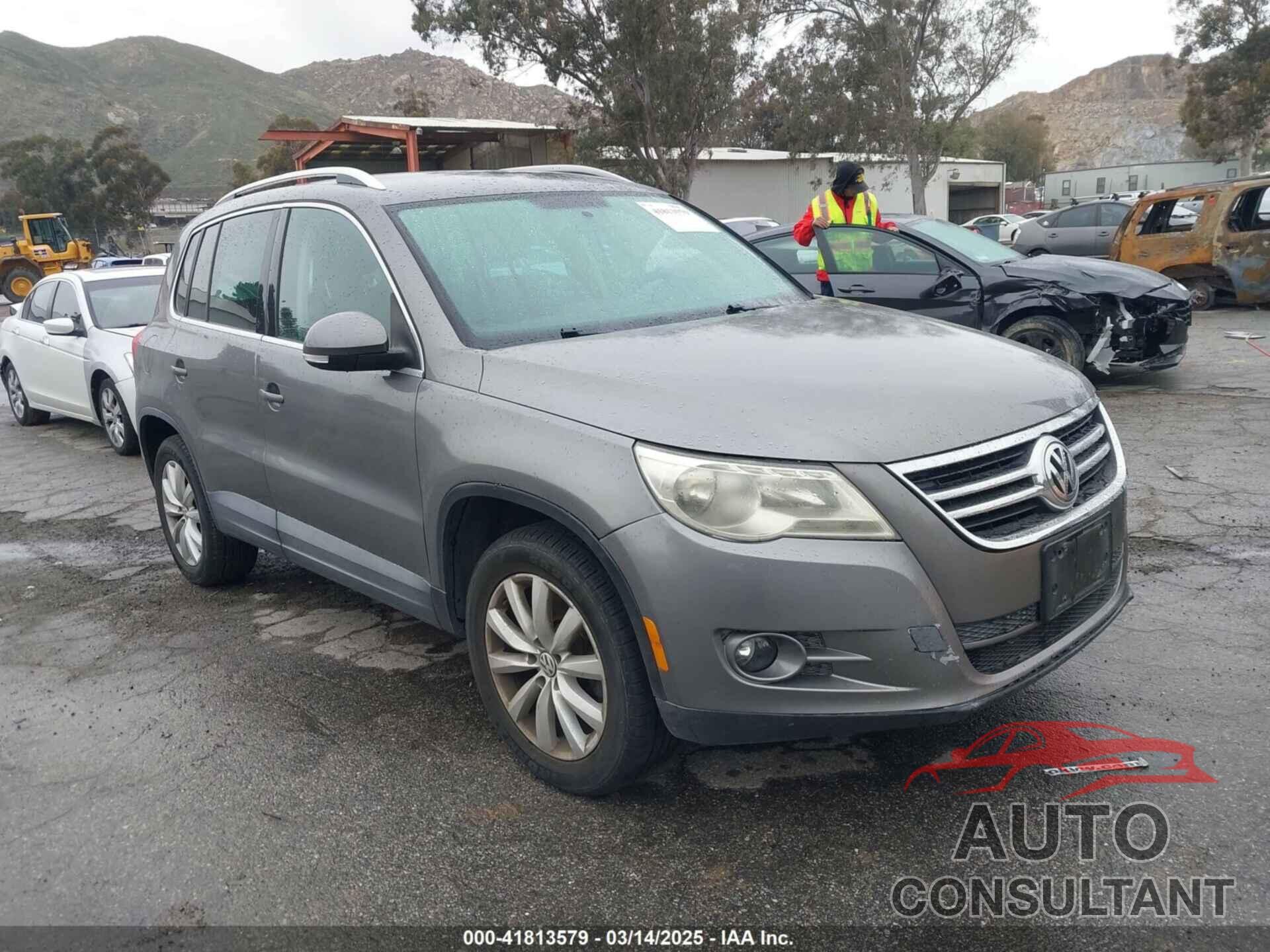 VOLKSWAGEN TIGUAN 2011 - WVGAV7AX4BW515069