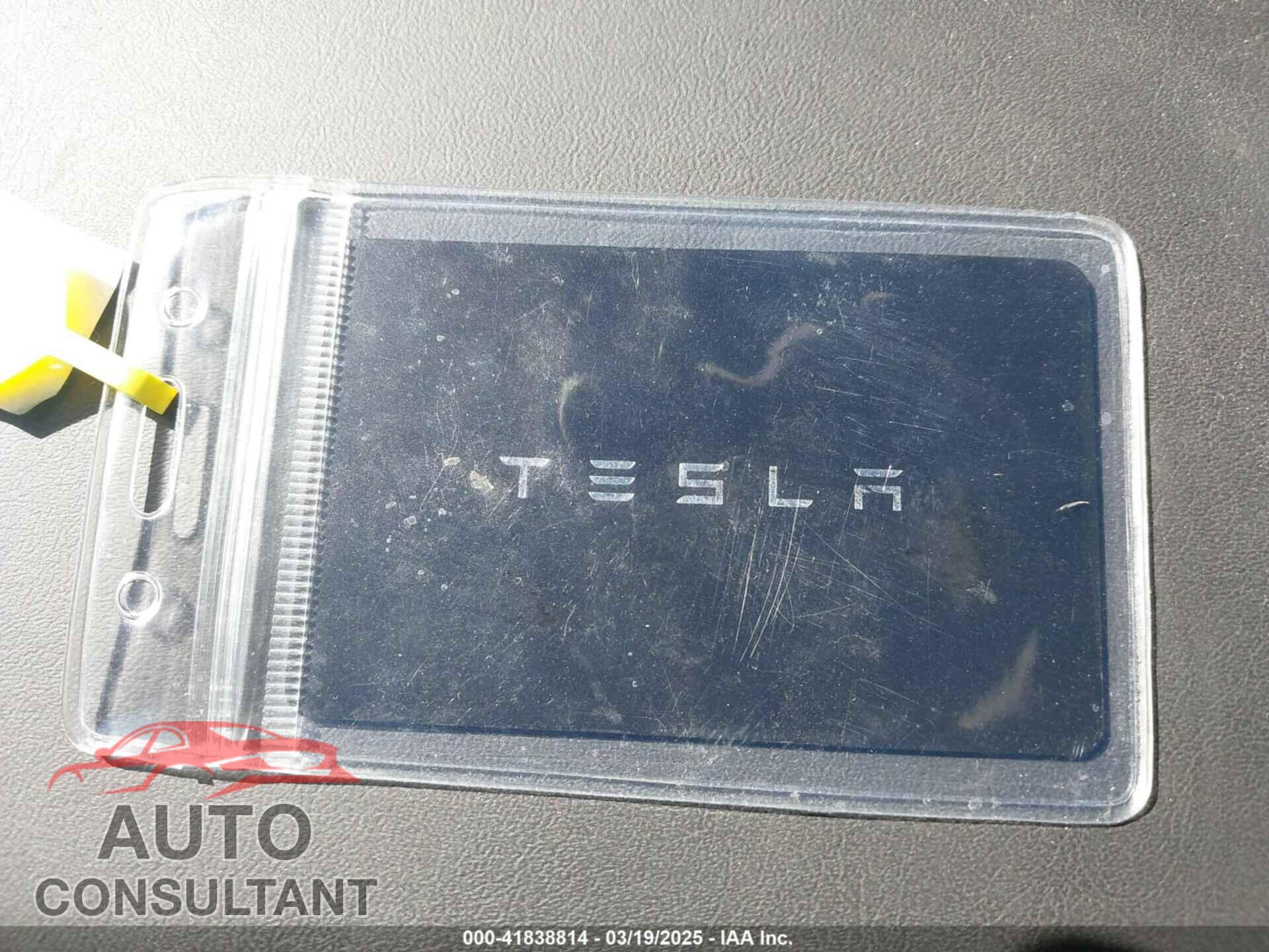 TESLA MODEL 3 2024 - 5YJ3E1EA7RF717855