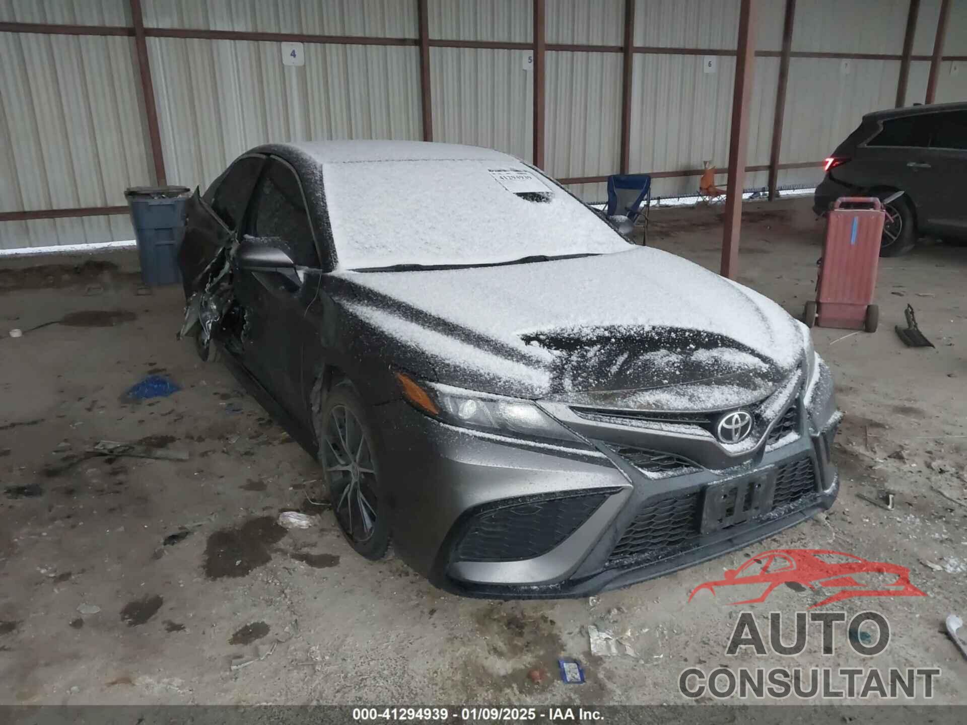 TOYOTA CAMRY 2021 - 4T1G11AK4MU562009