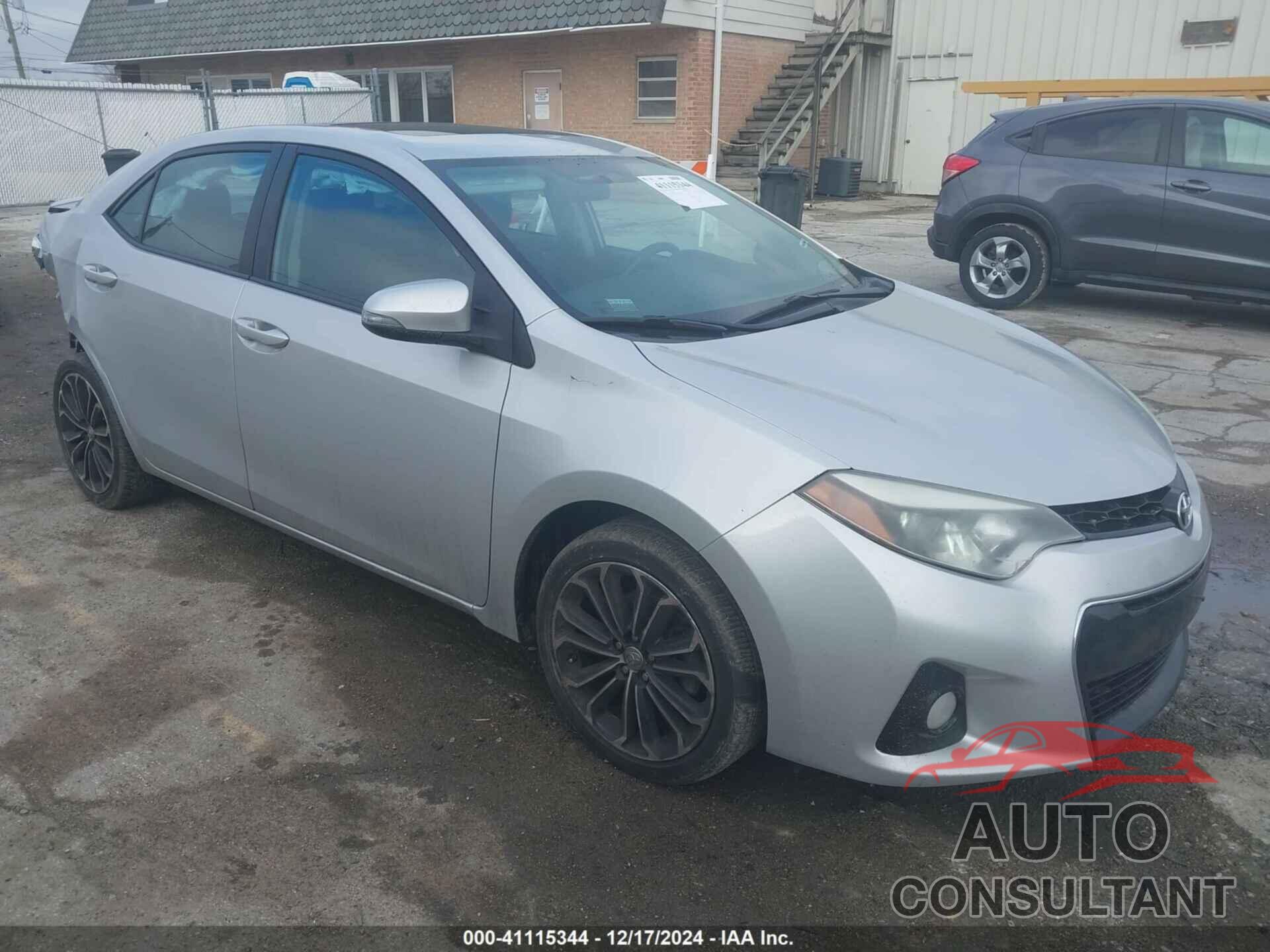 TOYOTA COROLLA 2015 - 5YFBURHE7FP349138