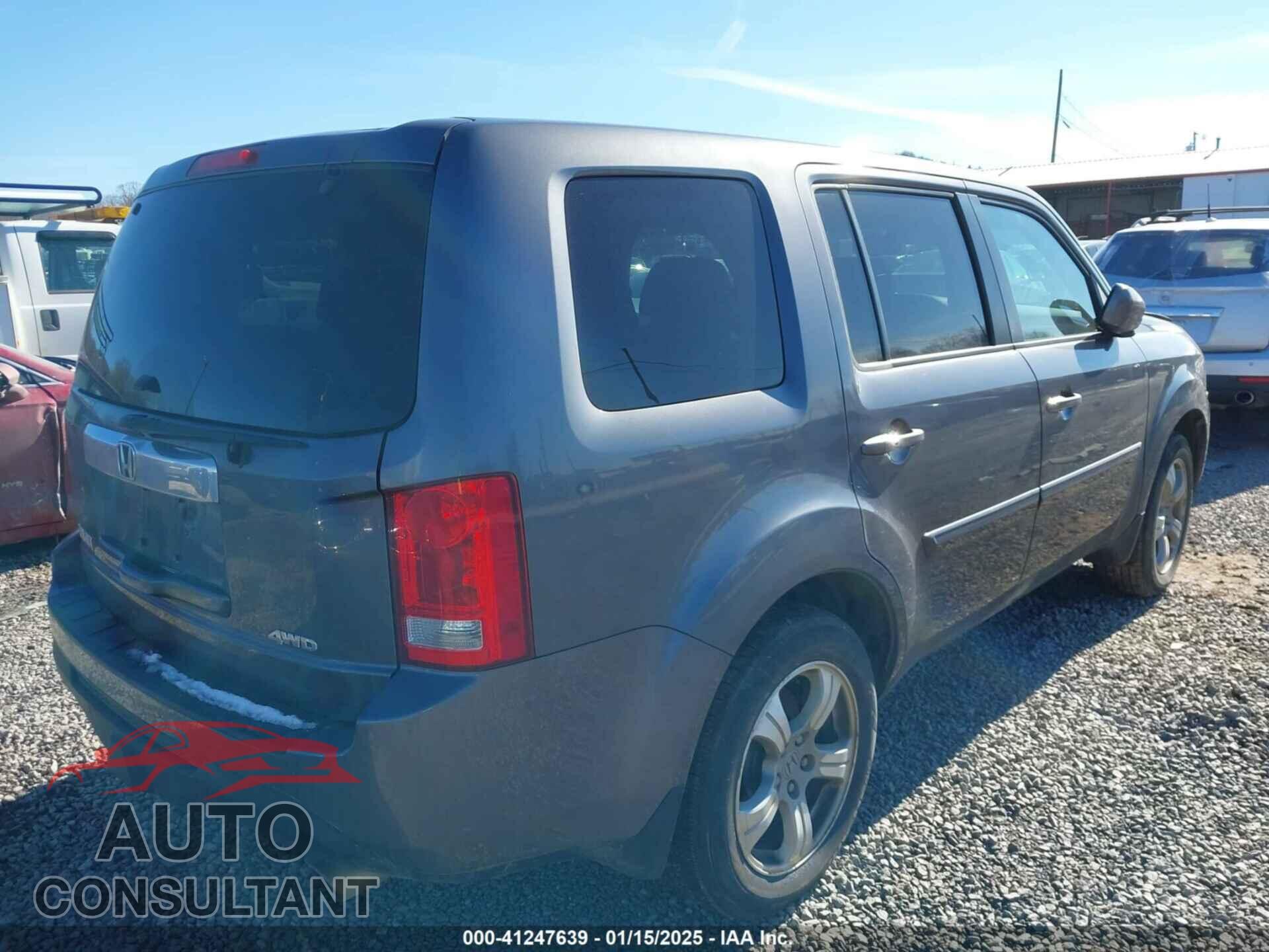 HONDA PILOT 2015 - 5FNYF4H52FB070456