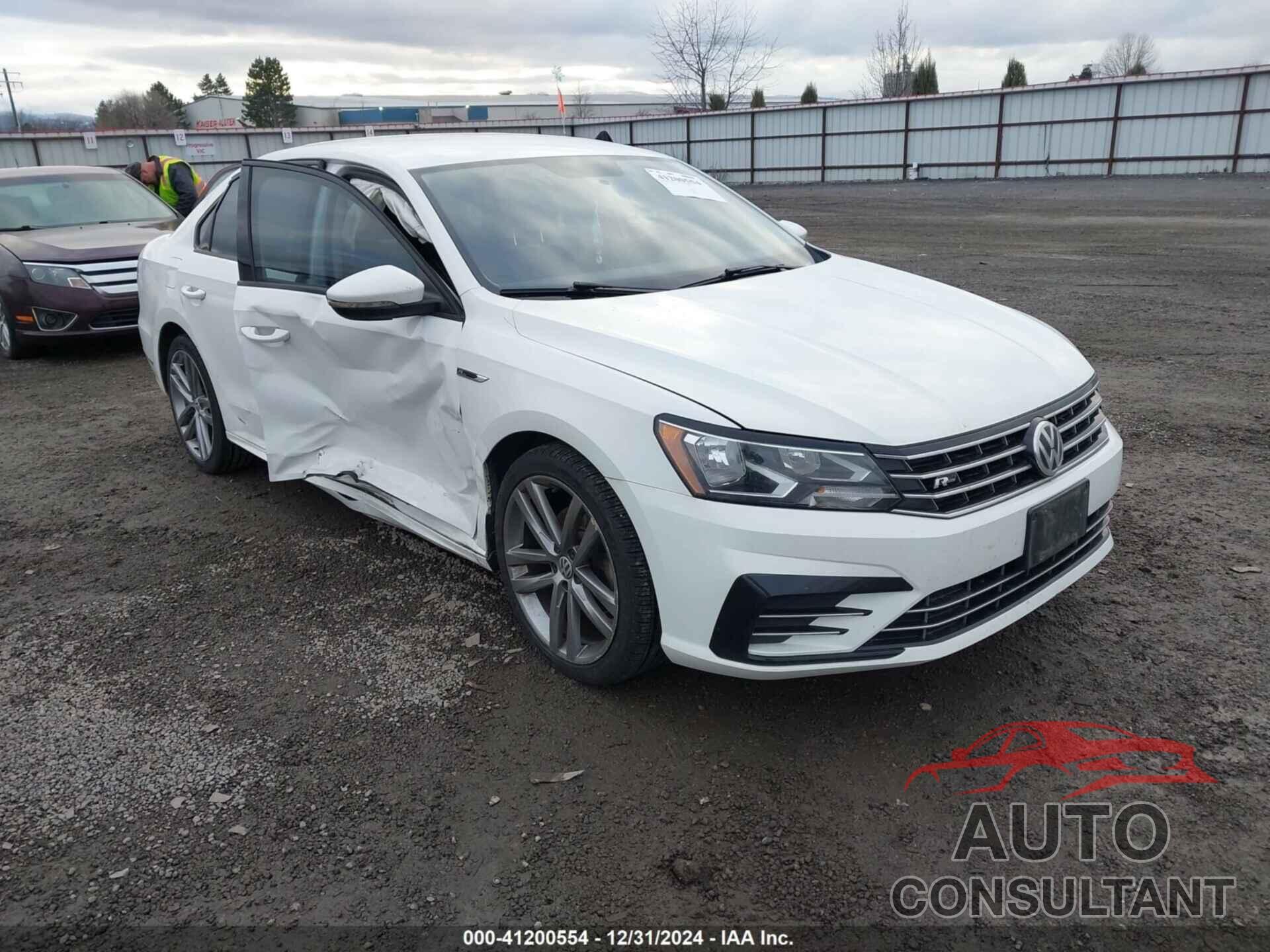 VOLKSWAGEN PASSAT 2018 - 1VWAA7A3XJC024029