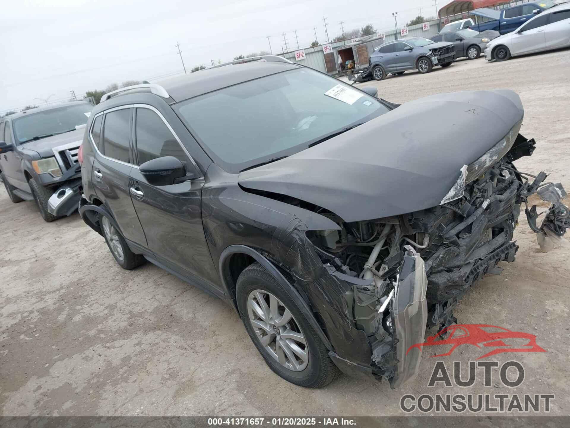 NISSAN ROGUE 2017 - KNMAT2MT5HP612354