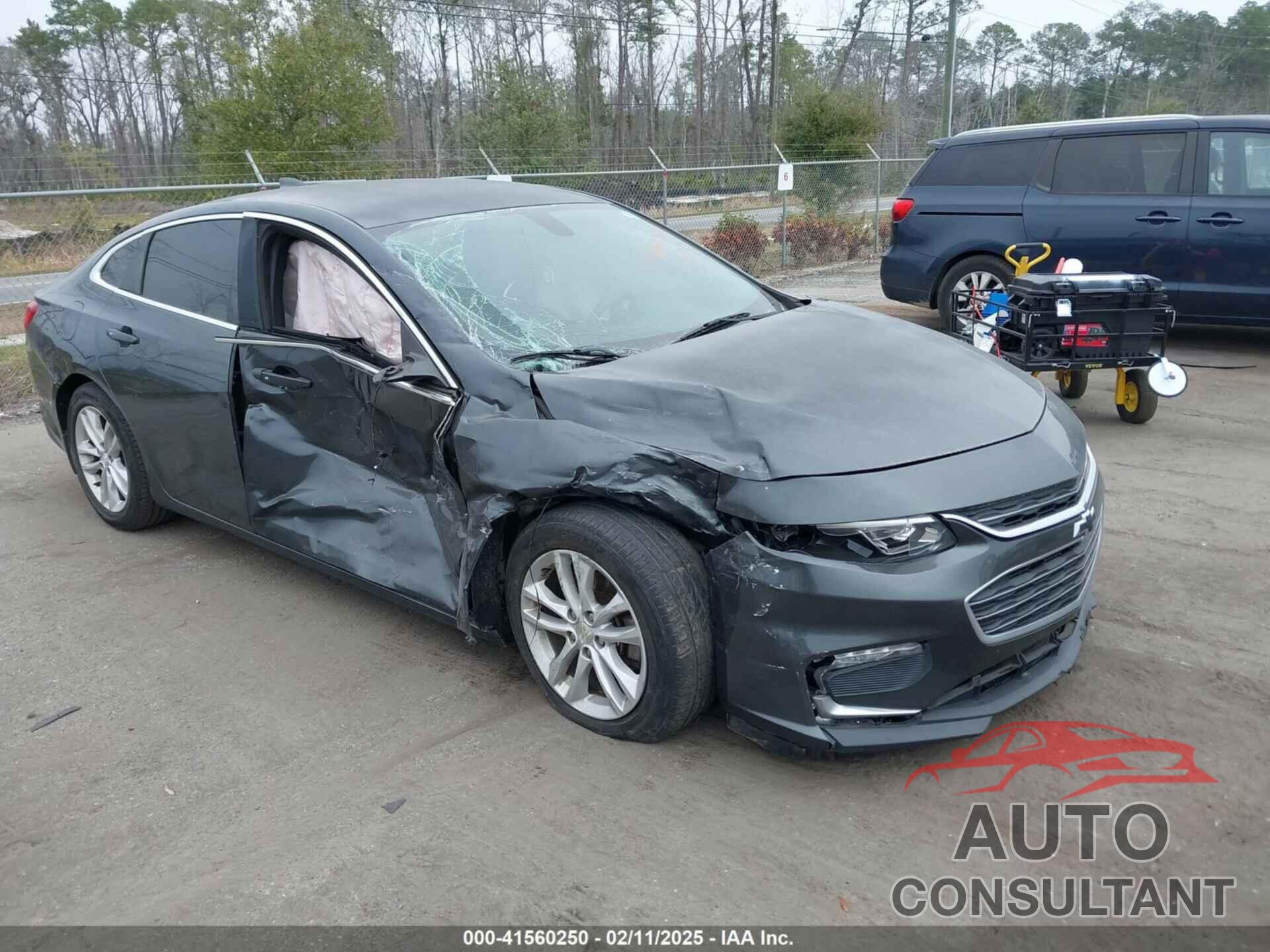 CHEVROLET MALIBU 2017 - 1G1ZE5ST4HF177486