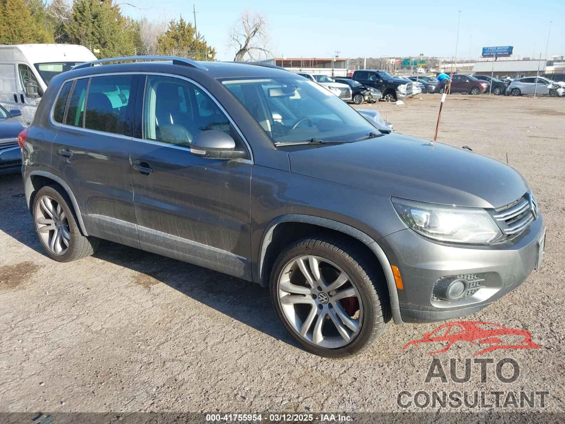 VOLKSWAGEN TIGUAN 2012 - WVGBV7AXXCW000633