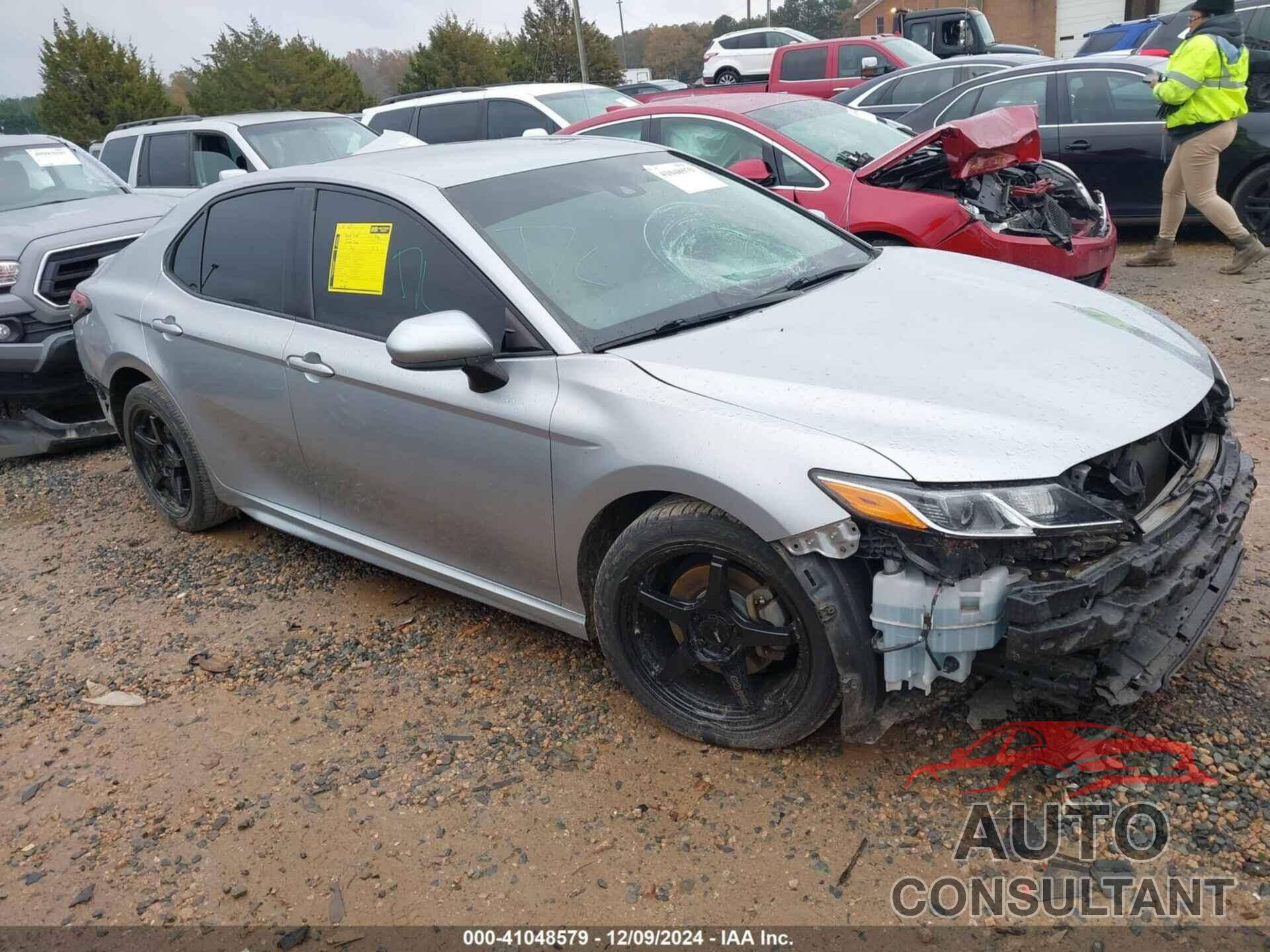 TOYOTA CAMRY 2018 - 4T1B11HK8JU566804