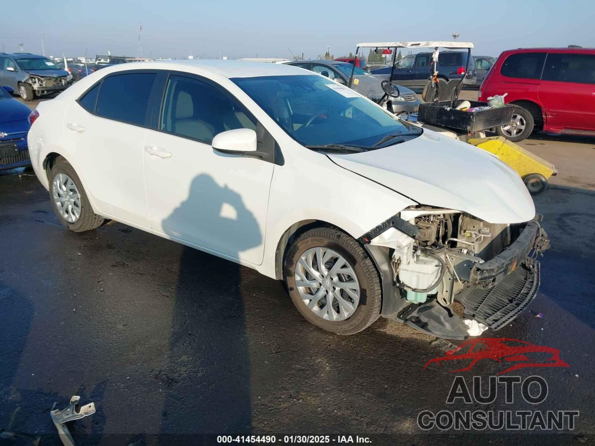 TOYOTA COROLLA 2017 - 5YFBURHE9HP620977