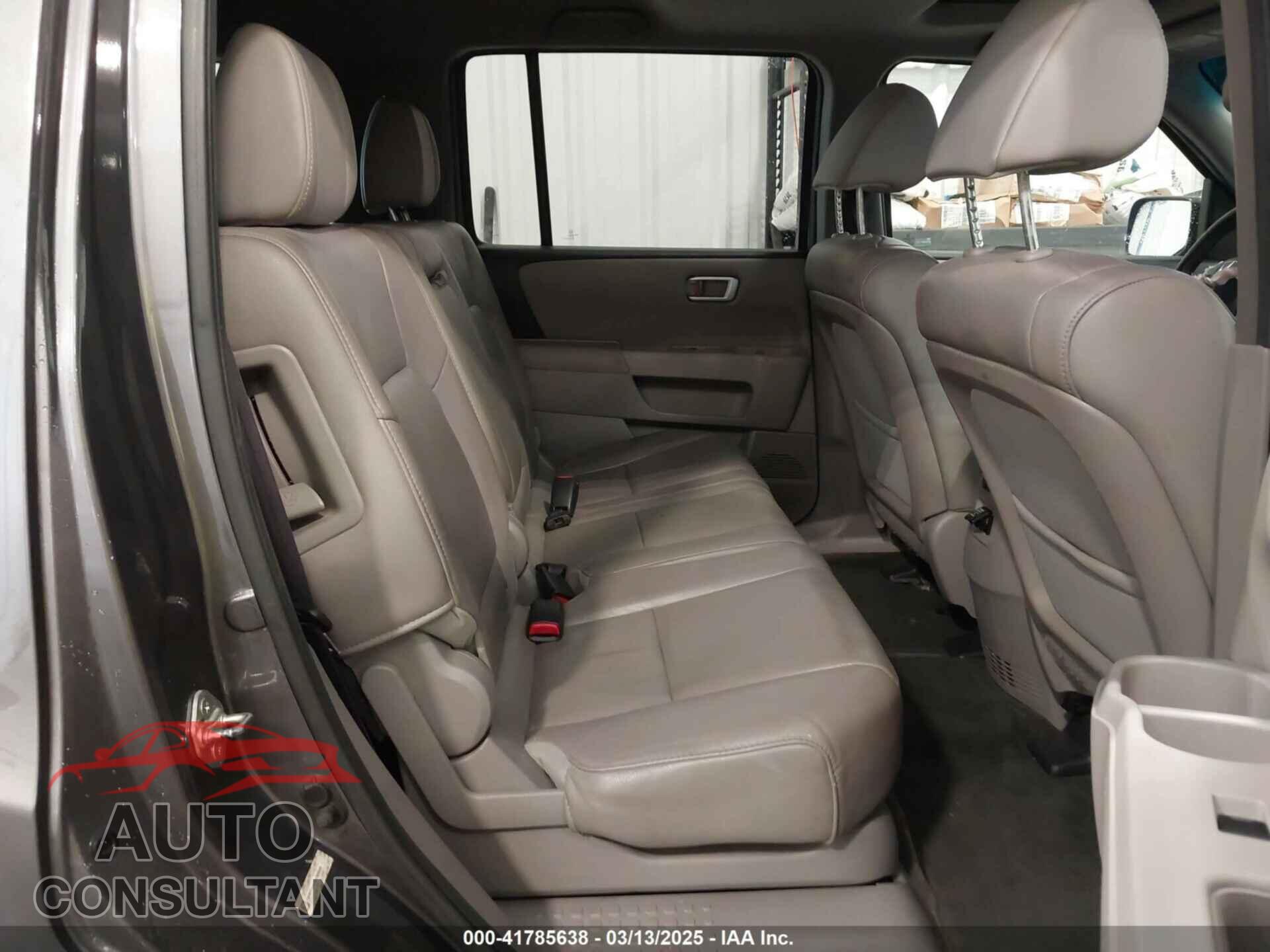 HONDA PILOT 2014 - 5FNYF4H53EB009809