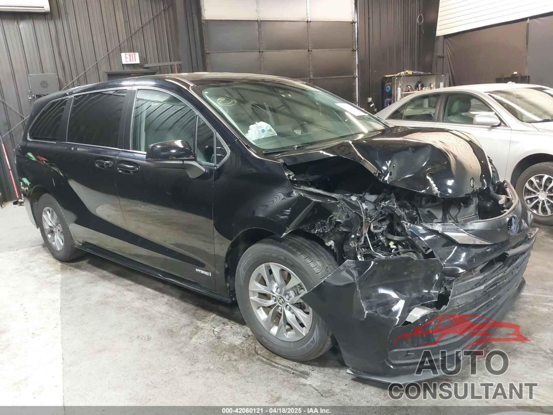 TOYOTA SIENNA 2021 - 5TDKRKECXMS027593