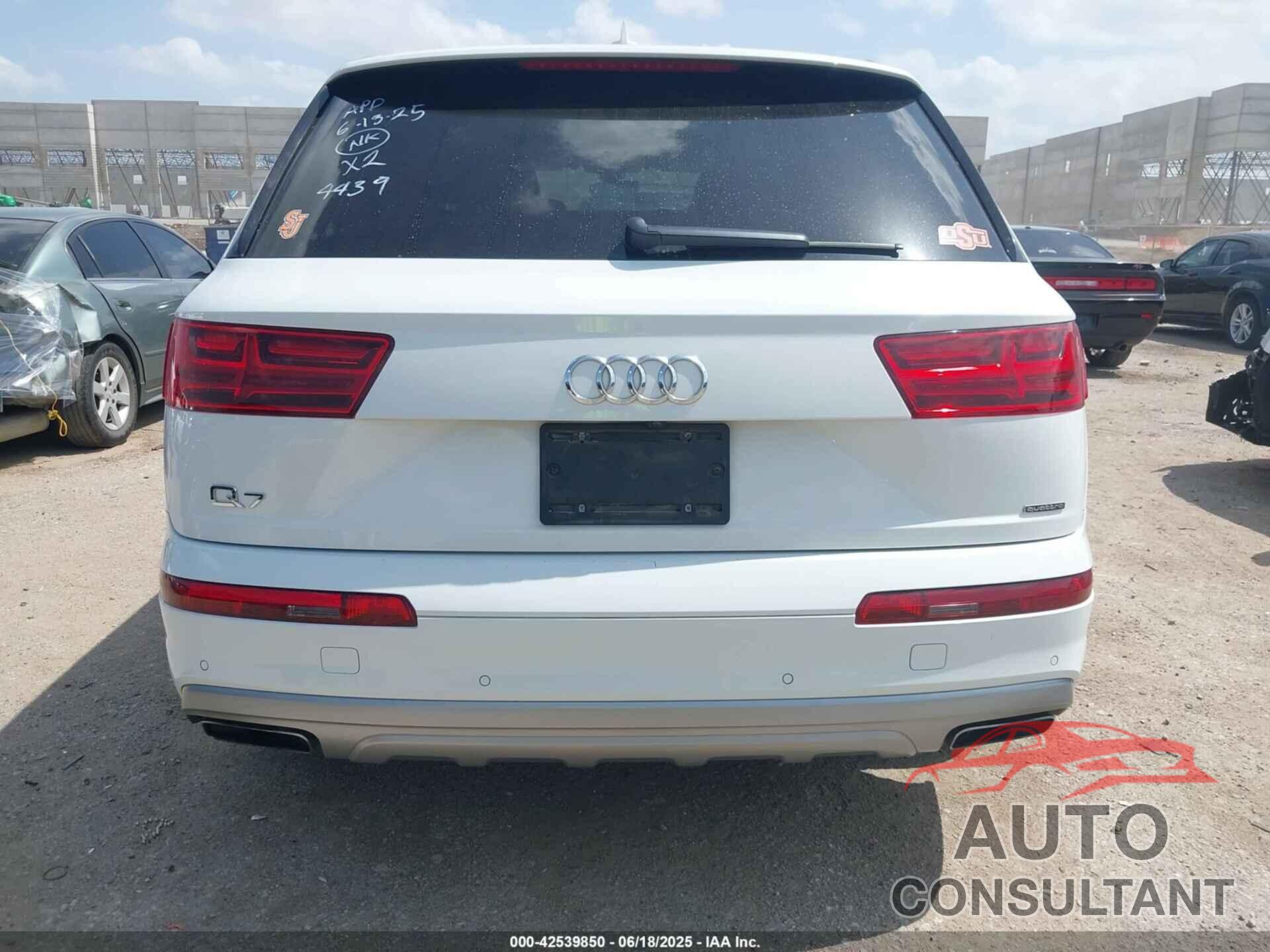 AUDI Q7 2019 - WA1LAAF75KD044439