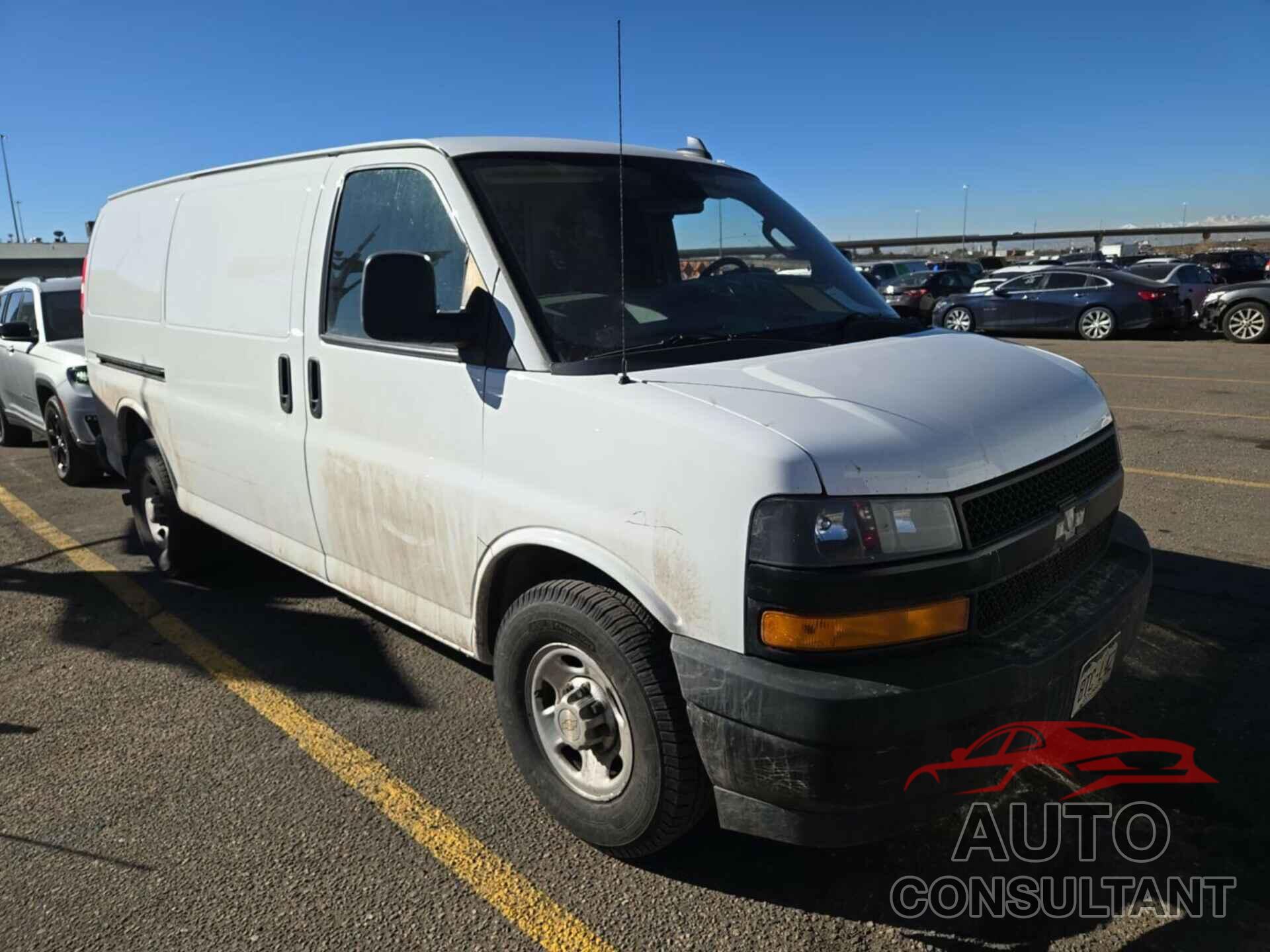 CHEVROLET EXPRESS G2500 2020 - 1GCWGAFG7L1243688