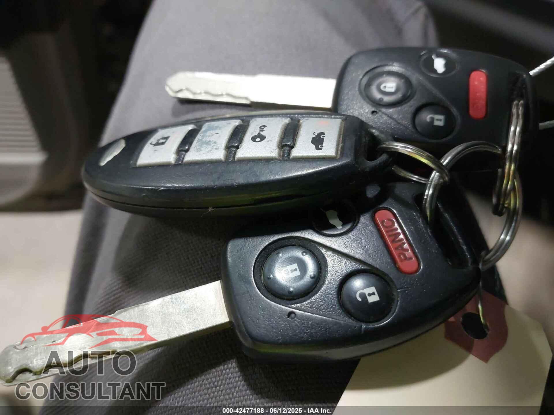 HONDA PILOT 2011 - 5FNYF4H59BB035018
