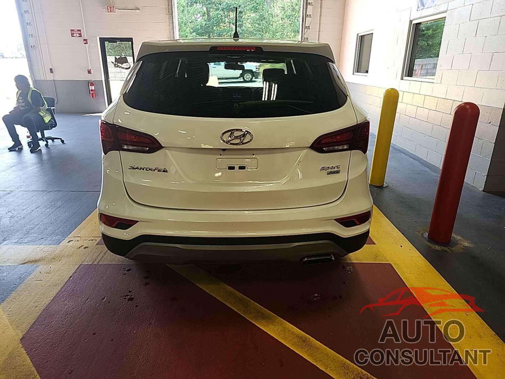 HYUNDAI SANTA FE SPORT 2018 - 5XYZTDLB7JG569524
