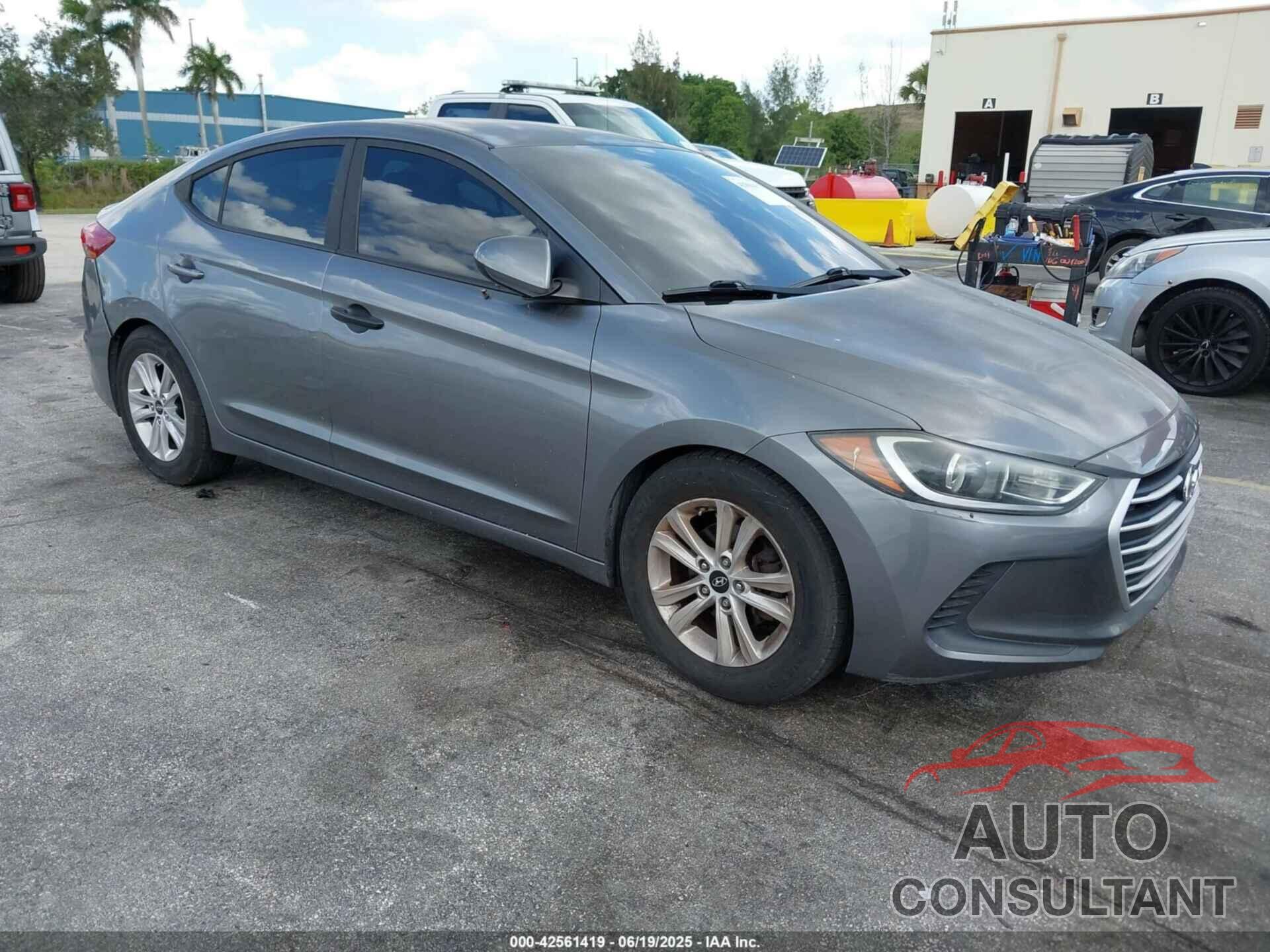 HYUNDAI ELANTRA 2018 - 5NPD74LF2JH354367