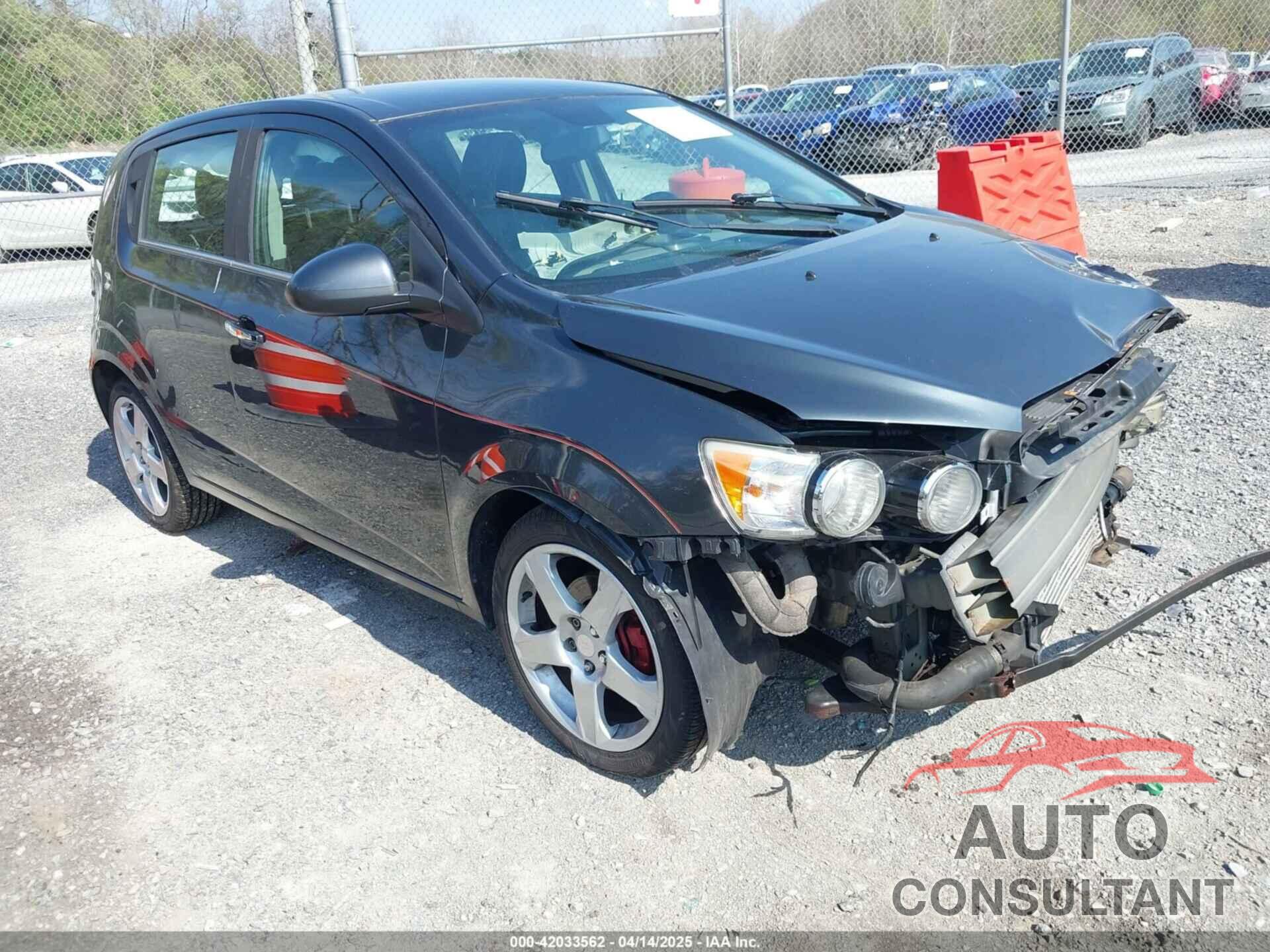 CHEVROLET SONIC 2015 - 1G1JE6SB7F4201542
