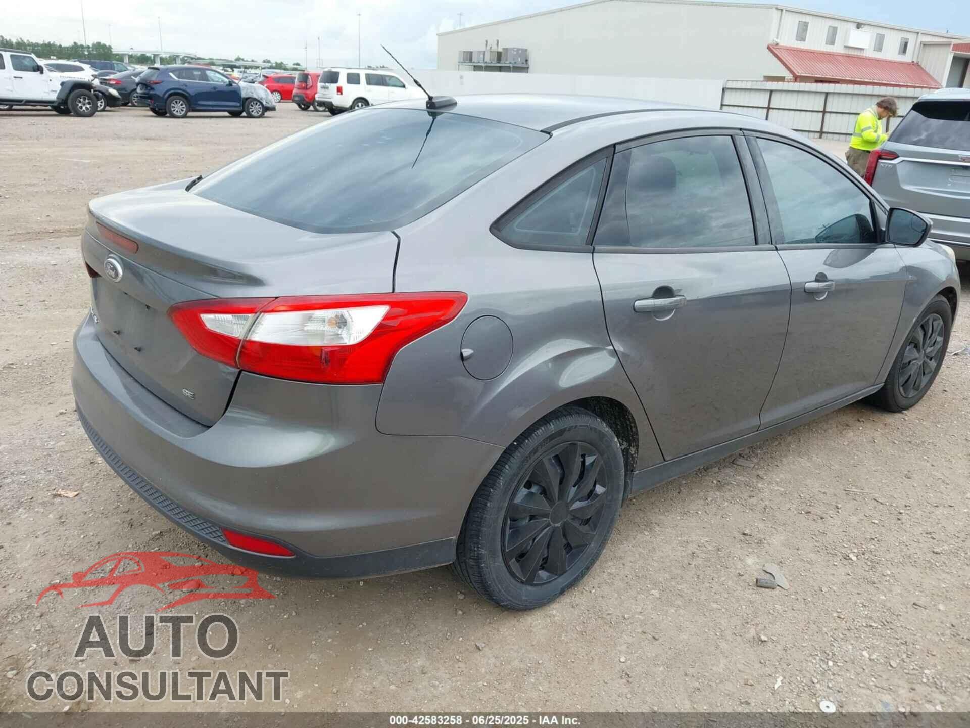 FORD FOCUS 2012 - 1FAHP3F24CL186434