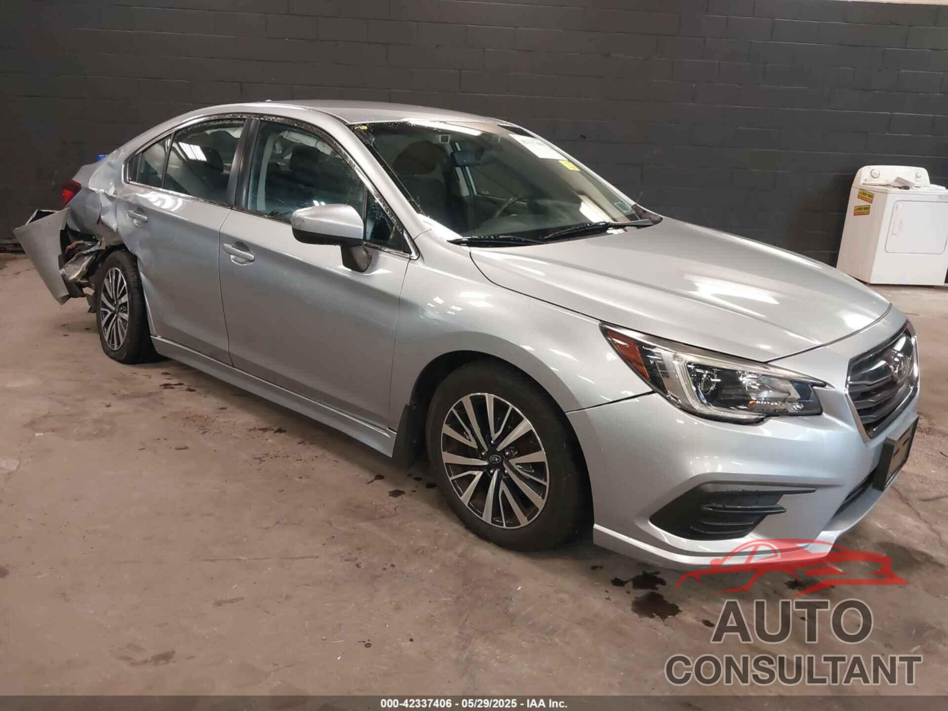 SUBARU LEGACY 2019 - 4S3BNAF64K3037078