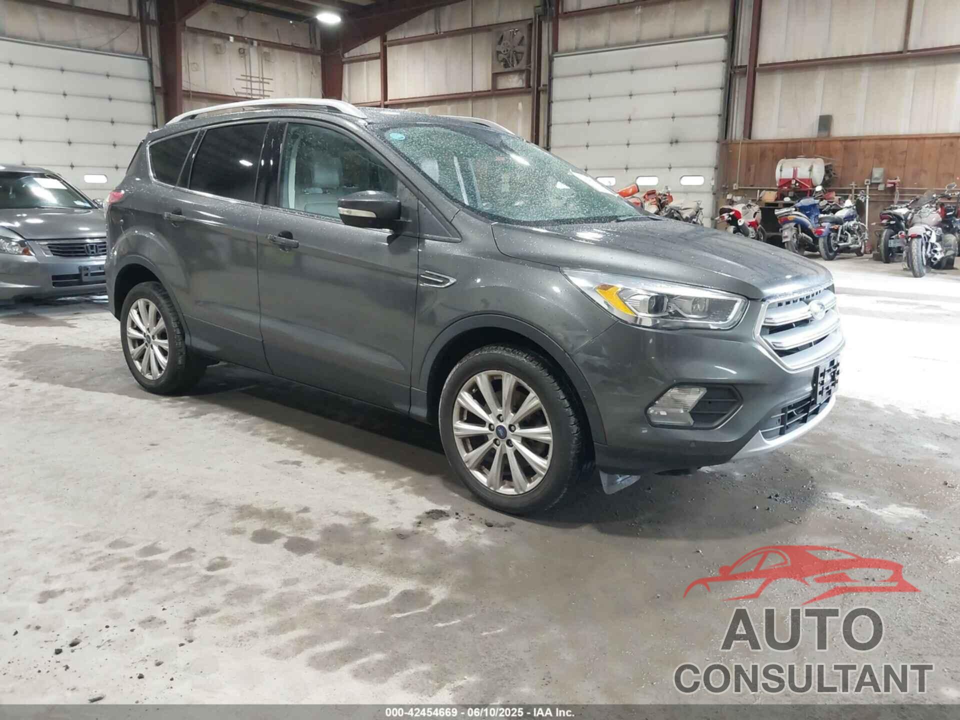 FORD ESCAPE 2017 - 1FMCU9JD4HUB07866