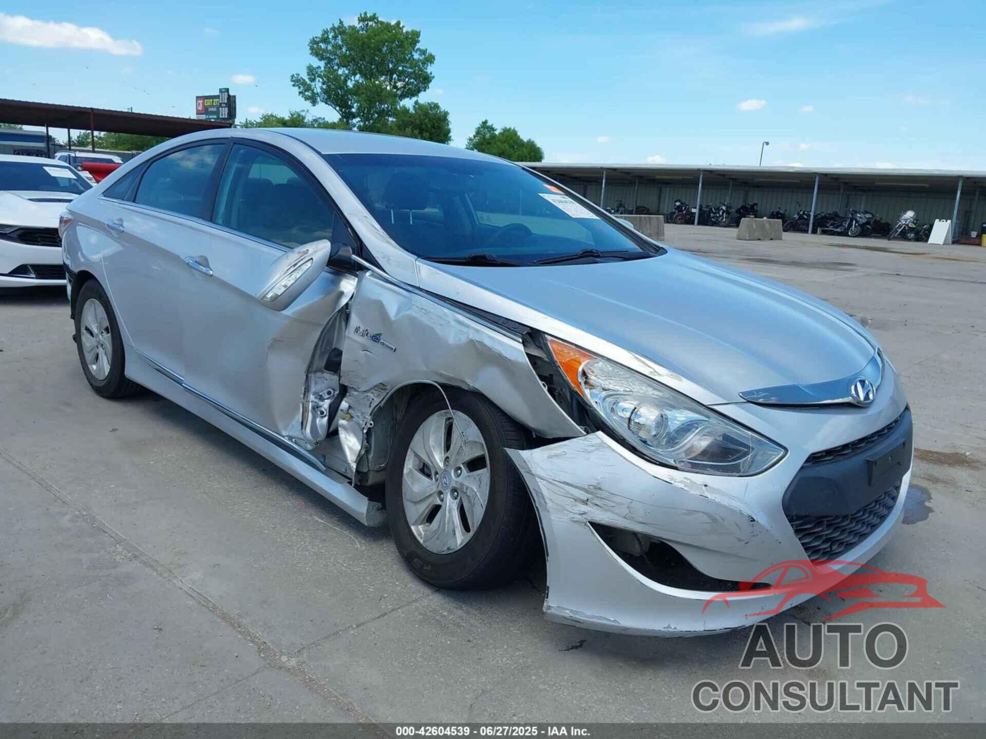 HYUNDAI SONATA HYBRID 2015 - KMHEC4A4XFA138357