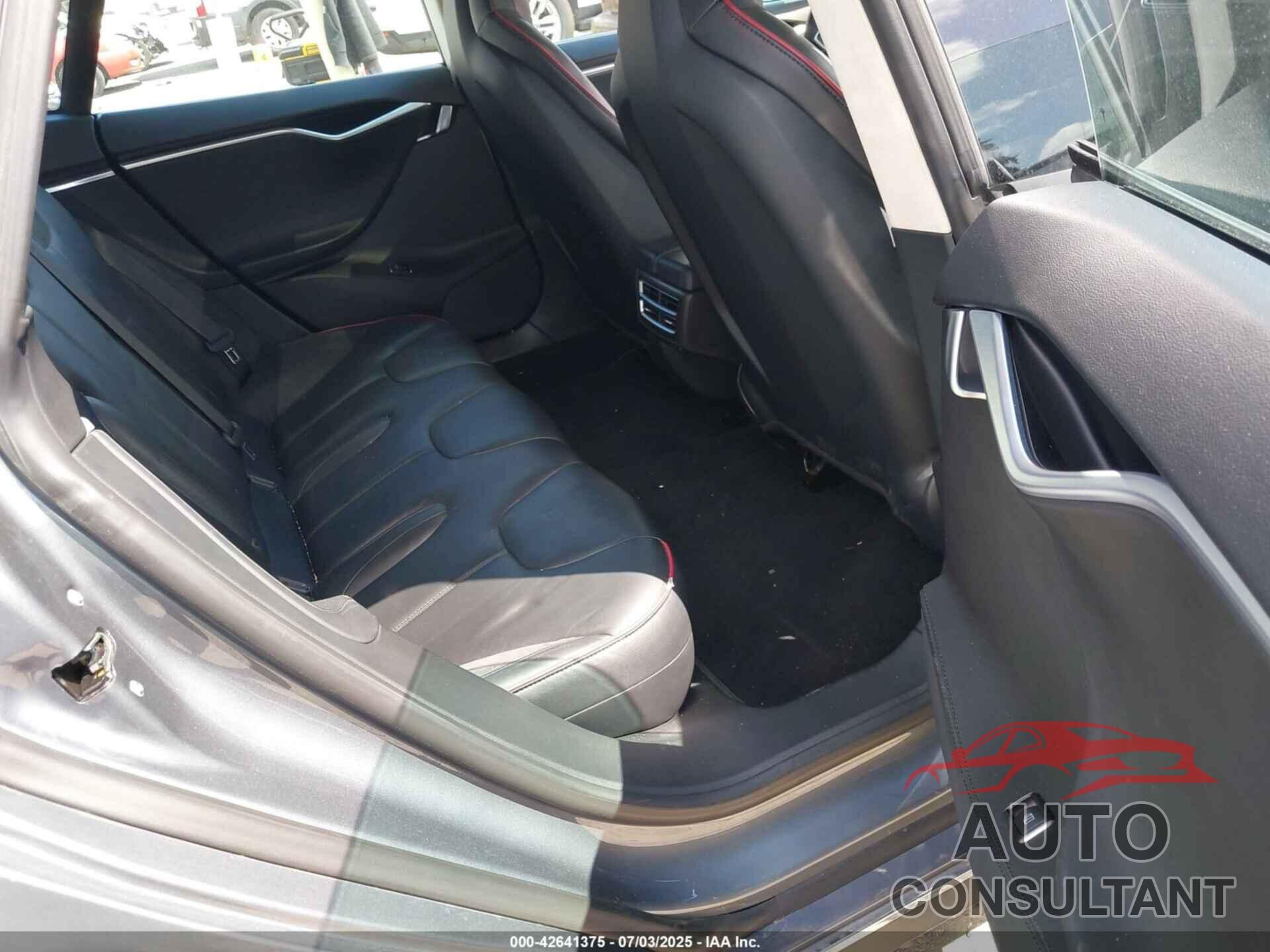 TESLA MODEL S 2013 - 5YJSA1DP8DFP28644