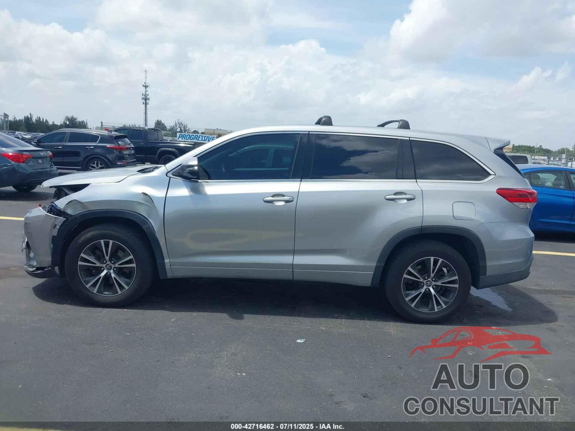 TOYOTA HIGHLANDER 2017 - 5TDZARFH1HS030302