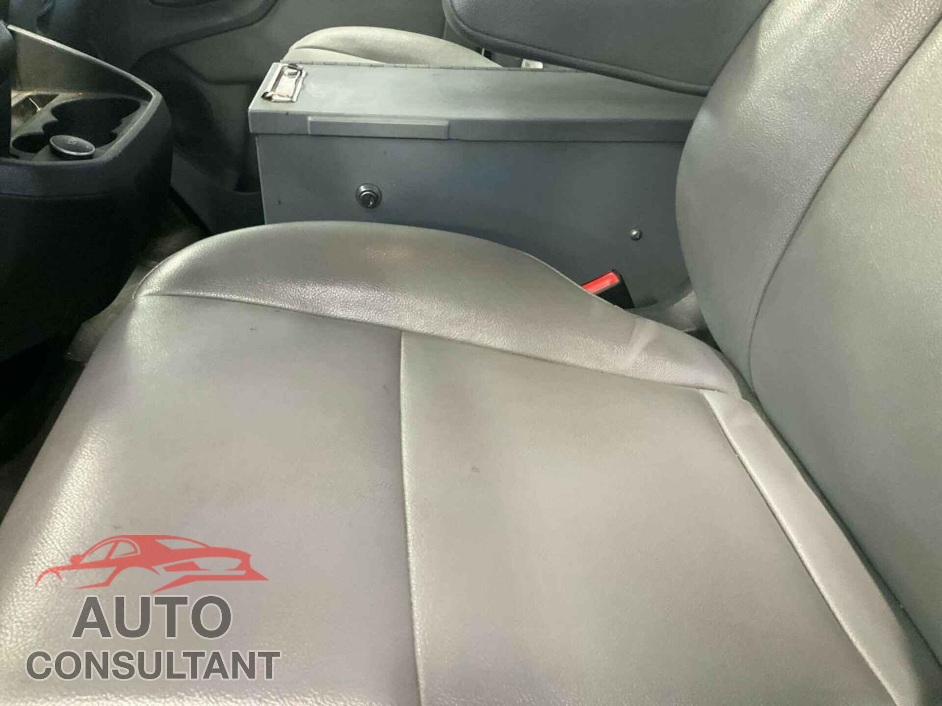 FORD TRANSIT 2018 - 1FTYE1YM8JKB52017