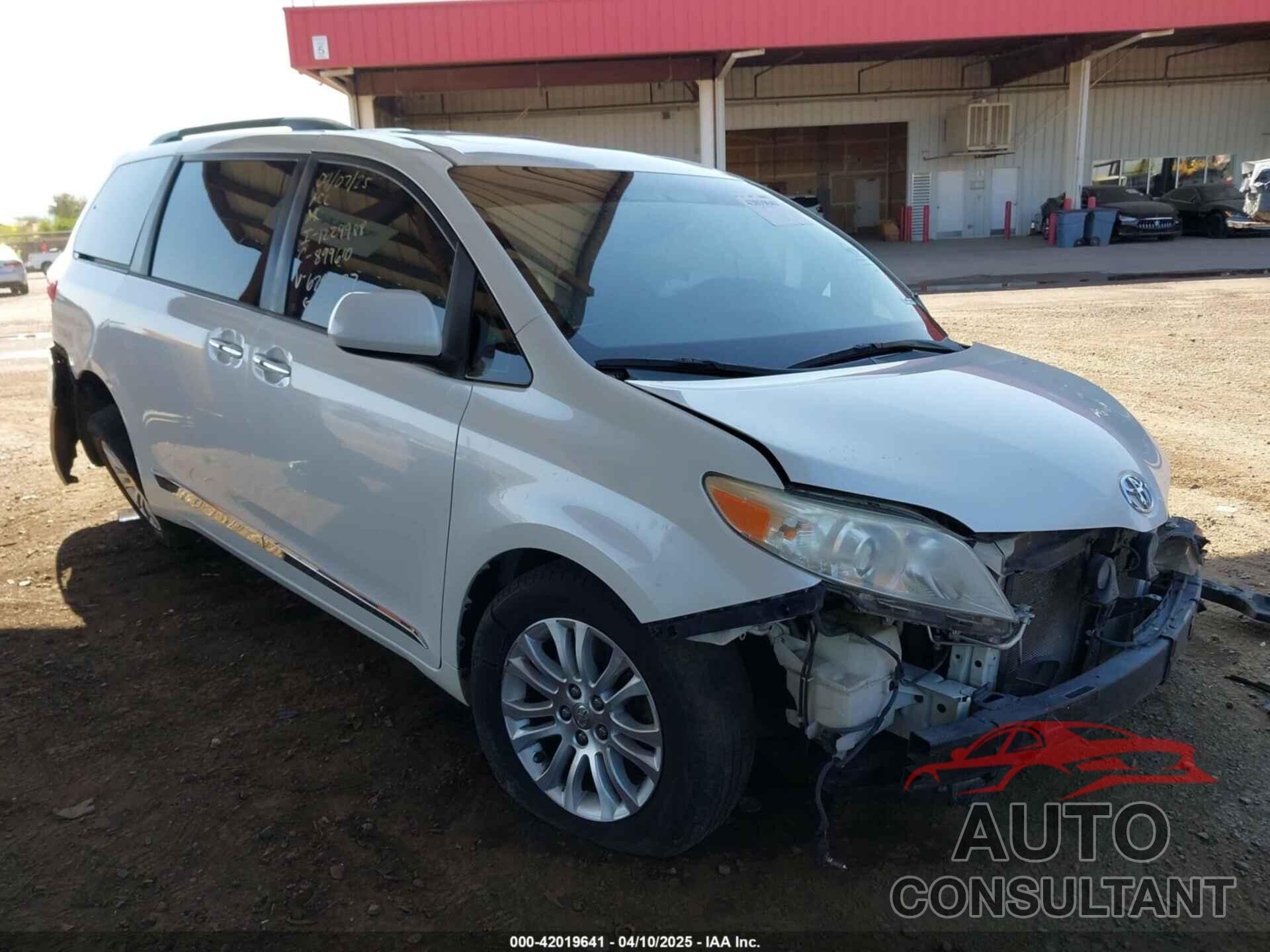 TOYOTA SIENNA 2015 - 5TDYK3DC8FS629577