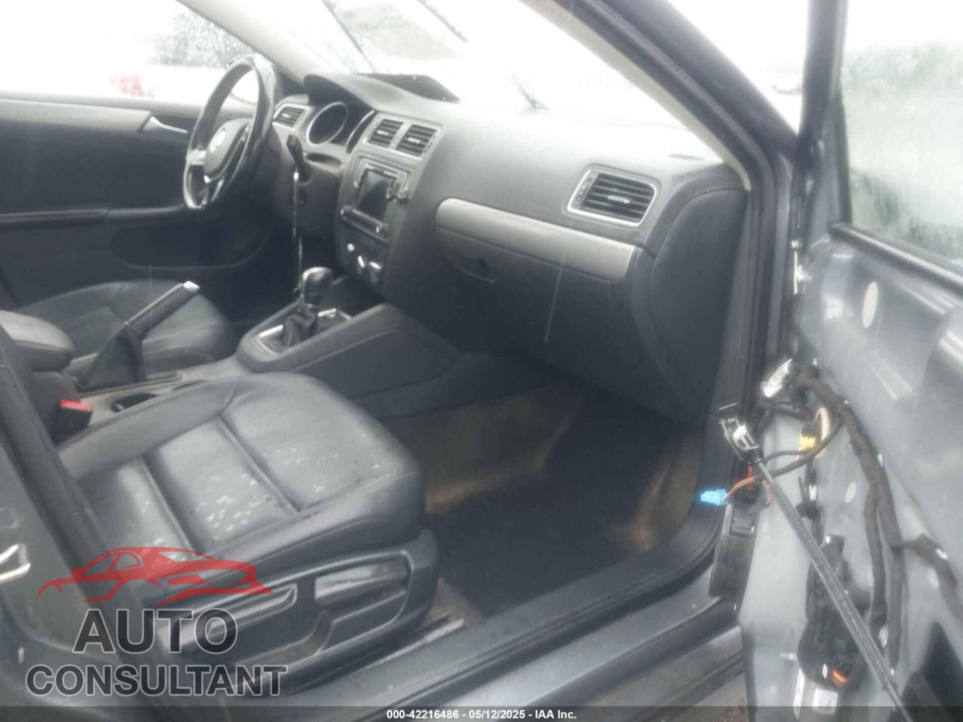 VOLKSWAGEN JETTA 2017 - 3VWDB7AJ6HM215805