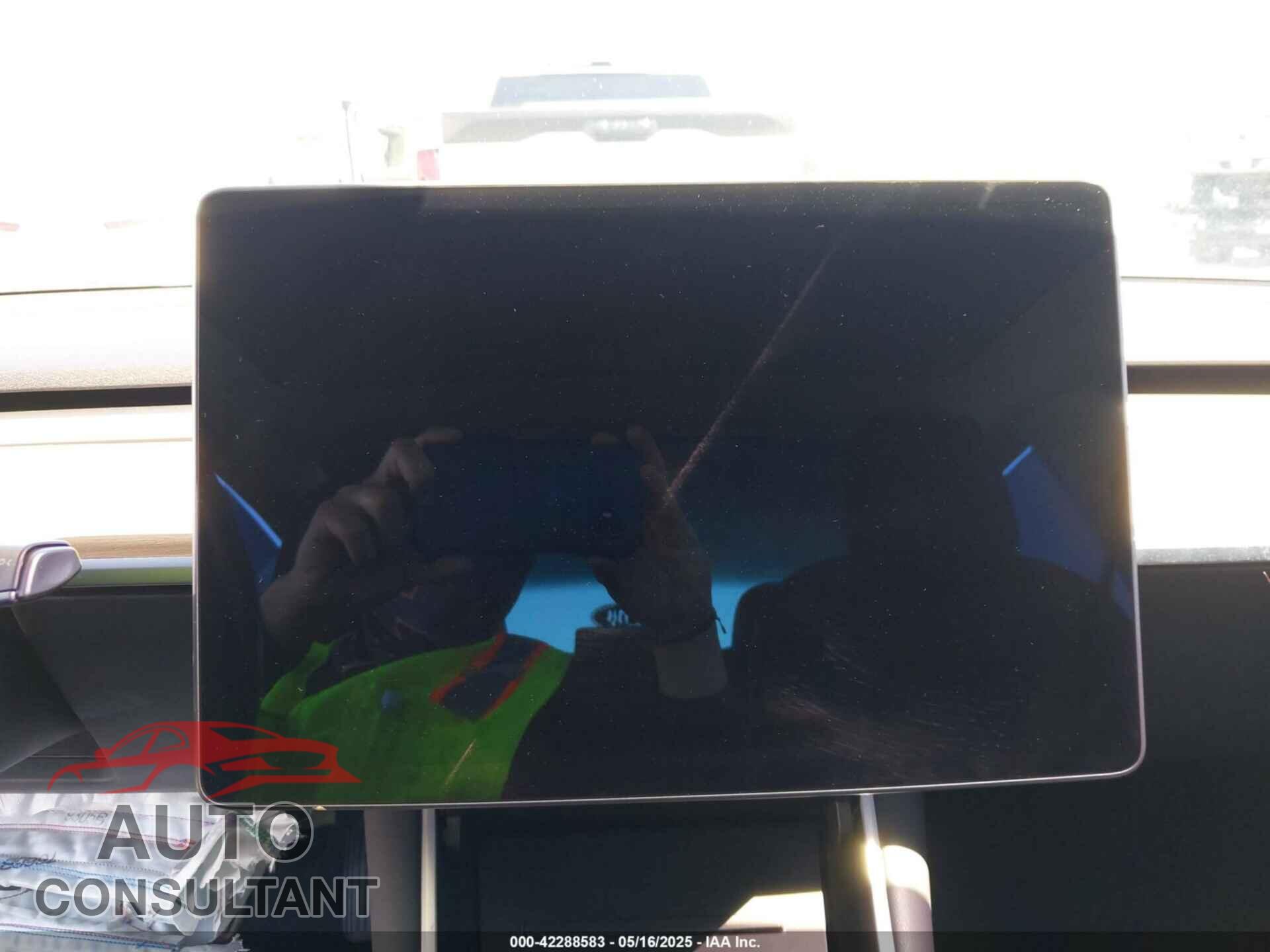TESLA MODEL 3 2019 - 5YJ3E1EA8KF395684