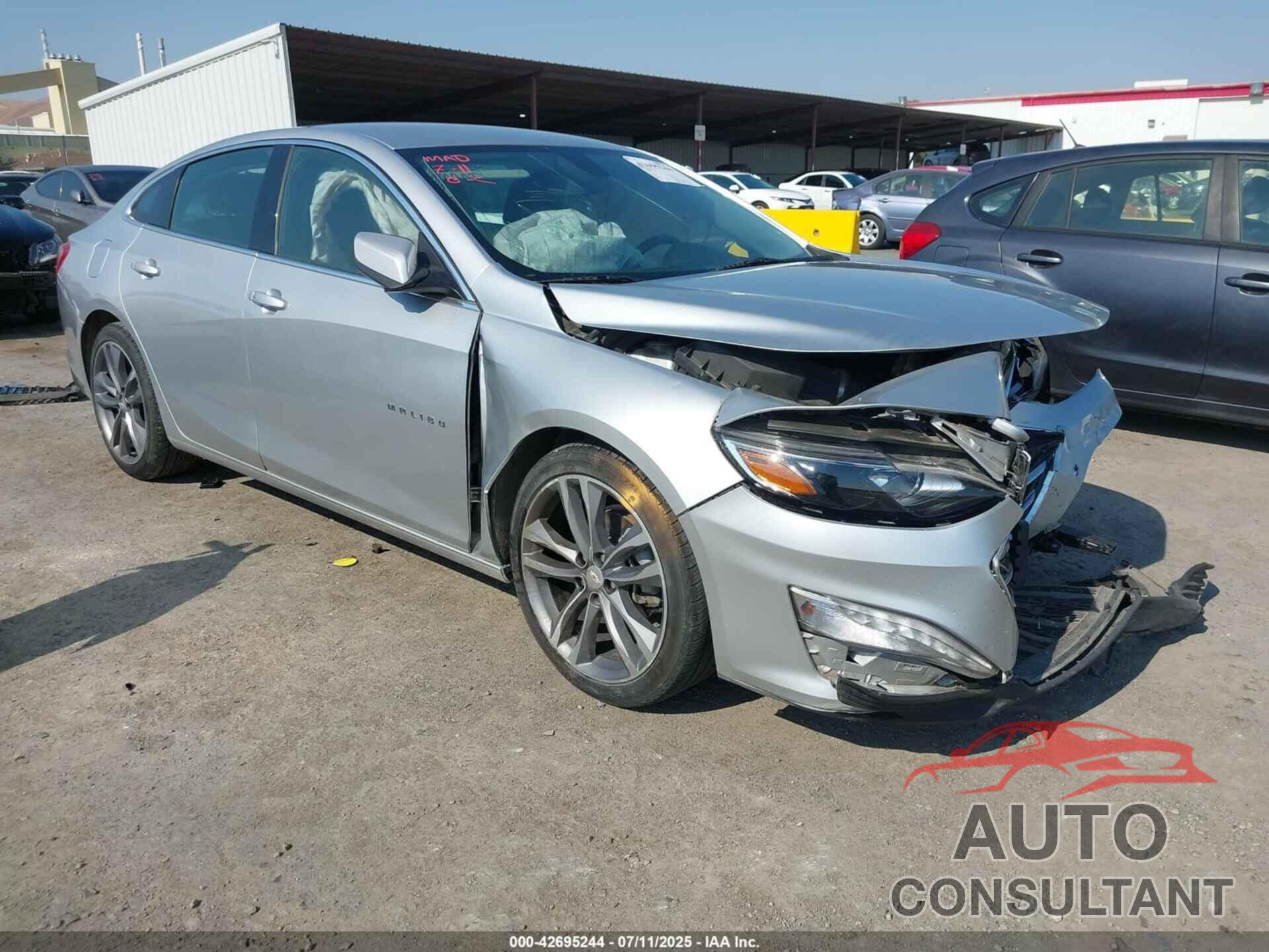 CHEVROLET MALIBU 2022 - 1G1ZD5ST5NF174661