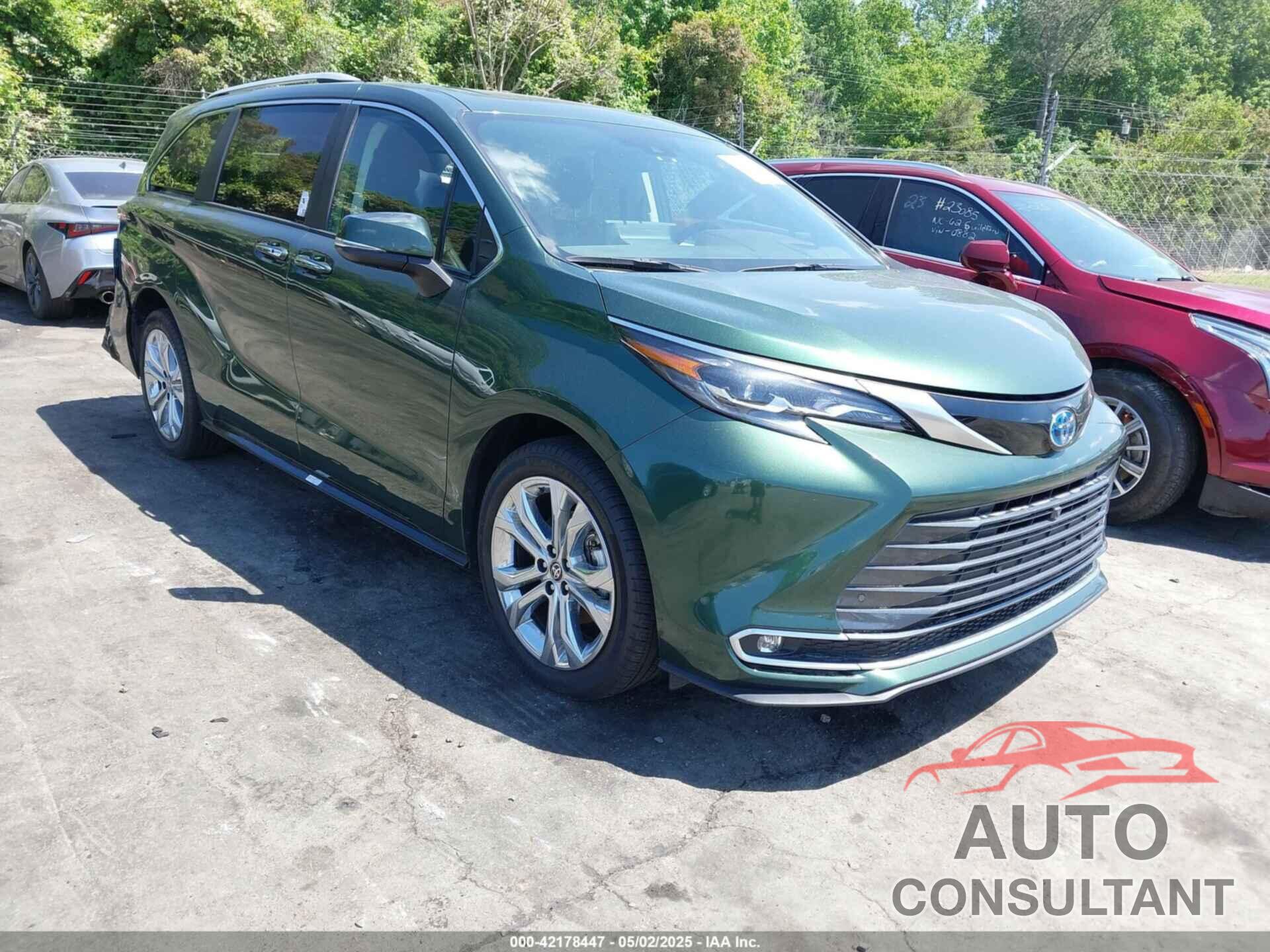 TOYOTA SIENNA 2024 - 5TDERKEC3RS190557