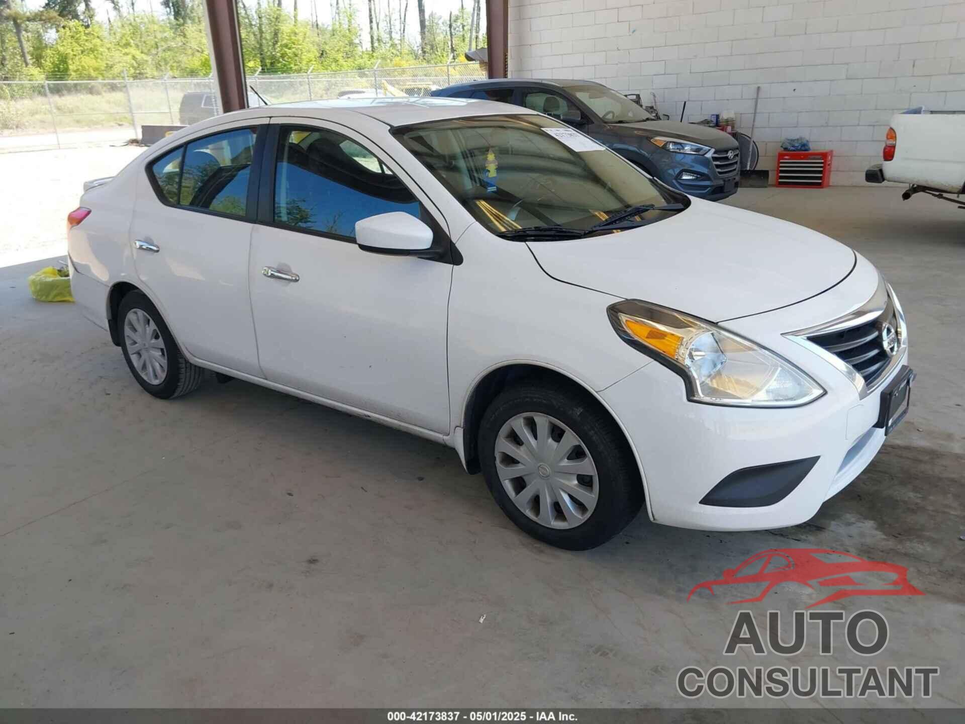 NISSAN VERSA 2017 - 3N1CN7AP4HL820389