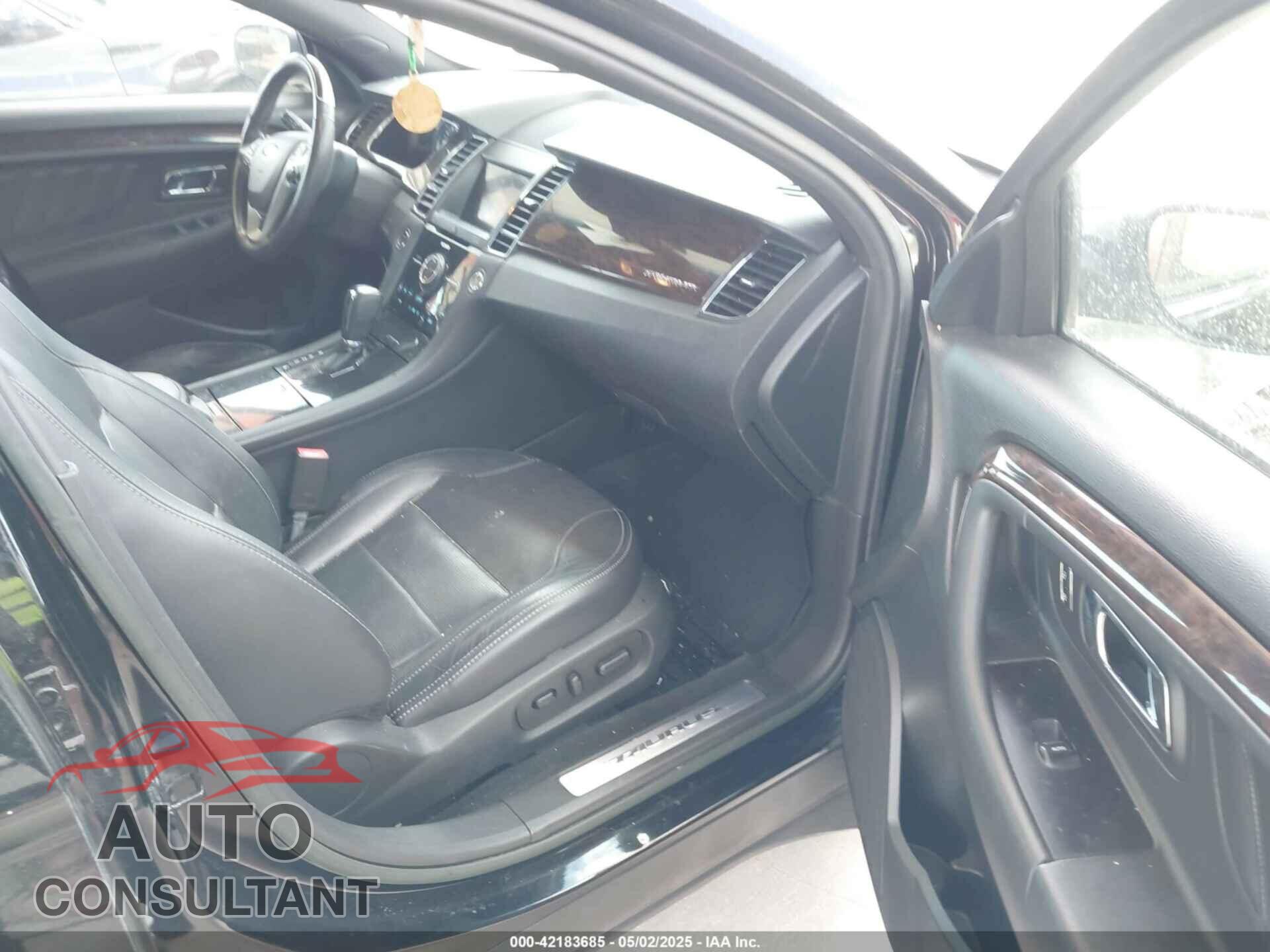 FORD TAURUS 2017 - 1FAHP2F82HG113836