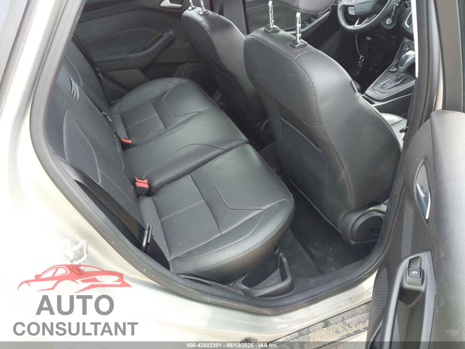 FORD FOCUS 2015 - 1FADP3F28FL333048