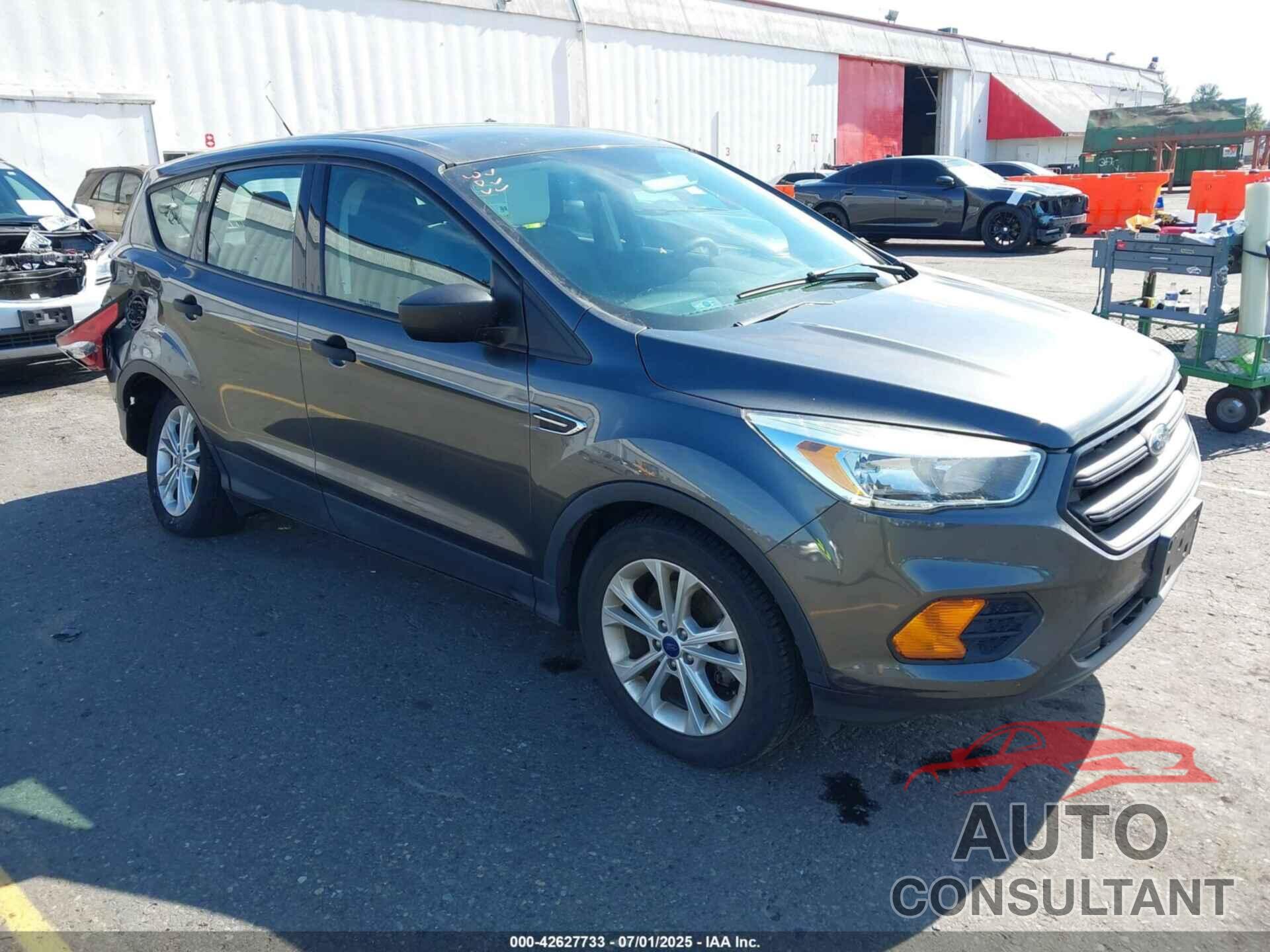 FORD ESCAPE 2017 - 1FMCU0F74HUD41603
